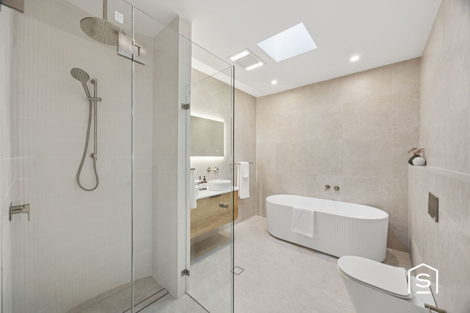 5-bedroom unit at 24 Edgar Street, Eastwood, NSW 2122, Ryde, New South Wales