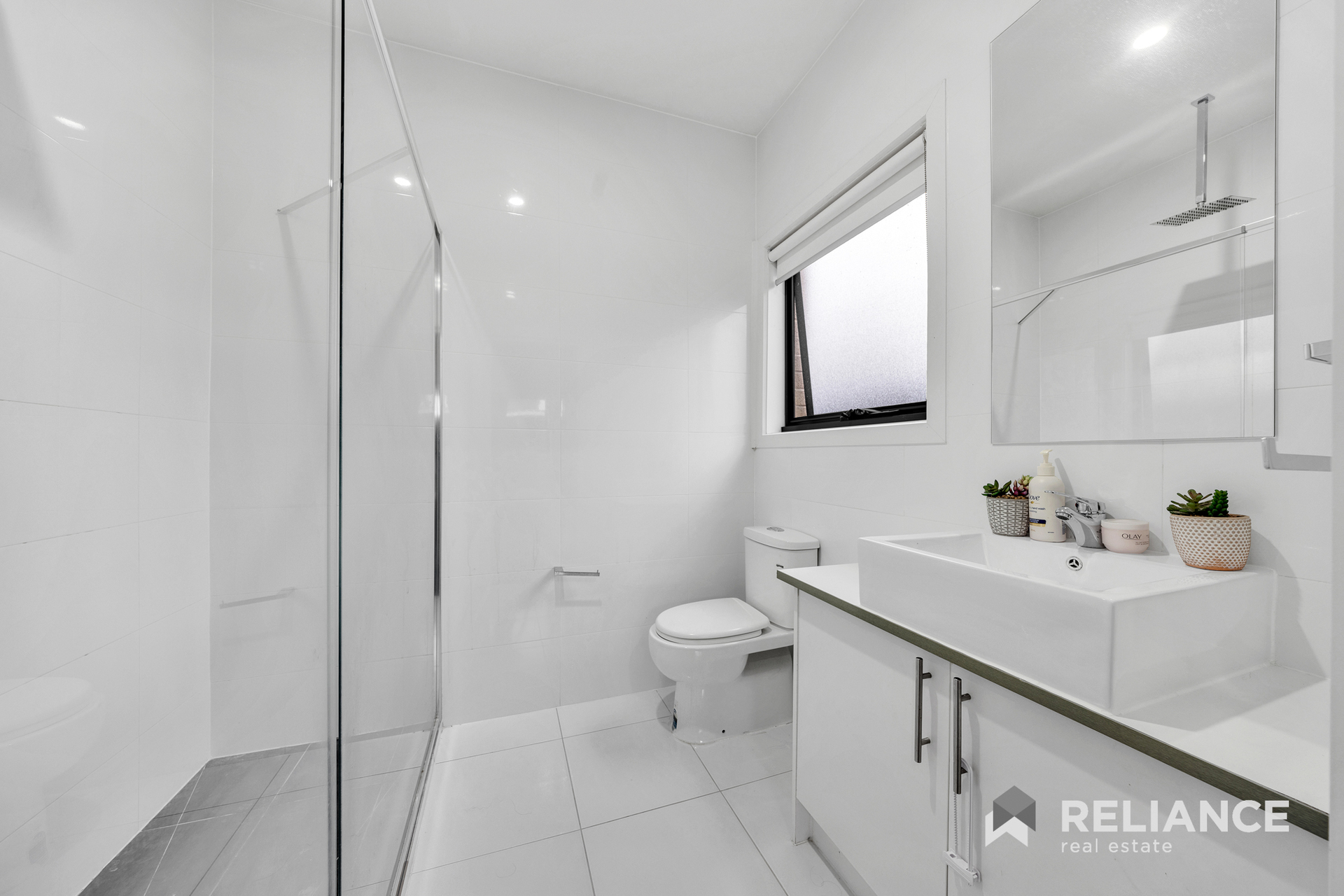 2-bedroom unit at 2 6 GREENLEAF CIRCUIT, TARNEIT VIC 3029, Wyndham, Victoria