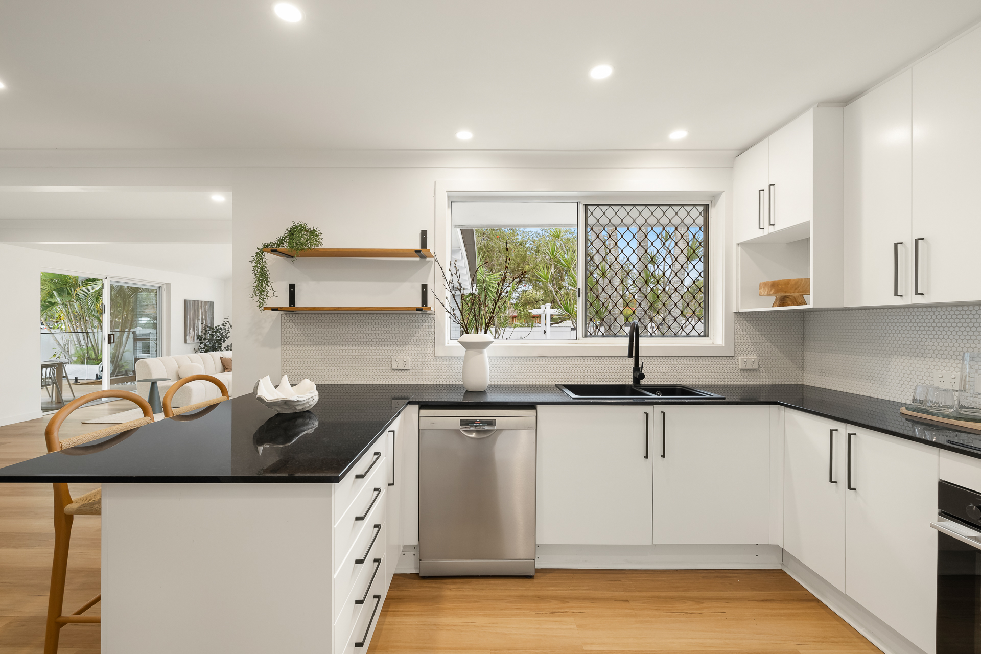 87 Cypress Drive, Broadbeach Waters QLD 4218 - Image 9