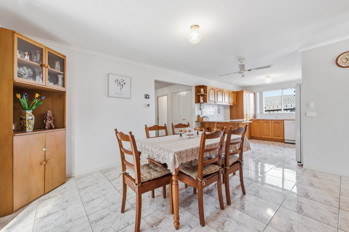 3-bedroom house at 34 Brentwood Drive, Cranbourne North, VIC 3977, Casey, Victoria