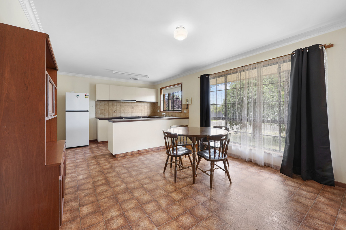 10 Strachan Street, Hamilton, VIC 3300 - Image 4