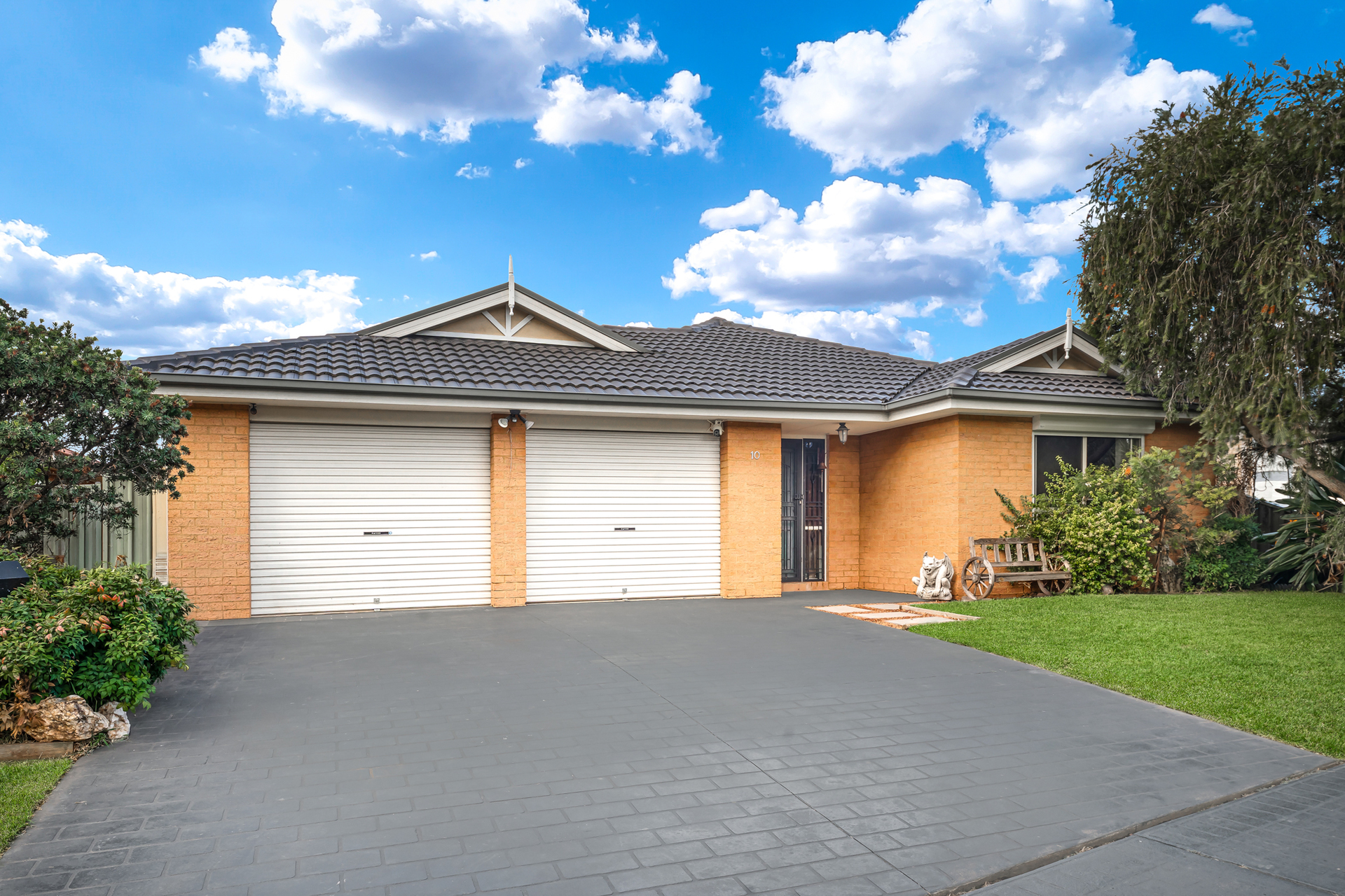 10 Lacepede Place, Hinchinbrook, NSW 2168 - Image 2