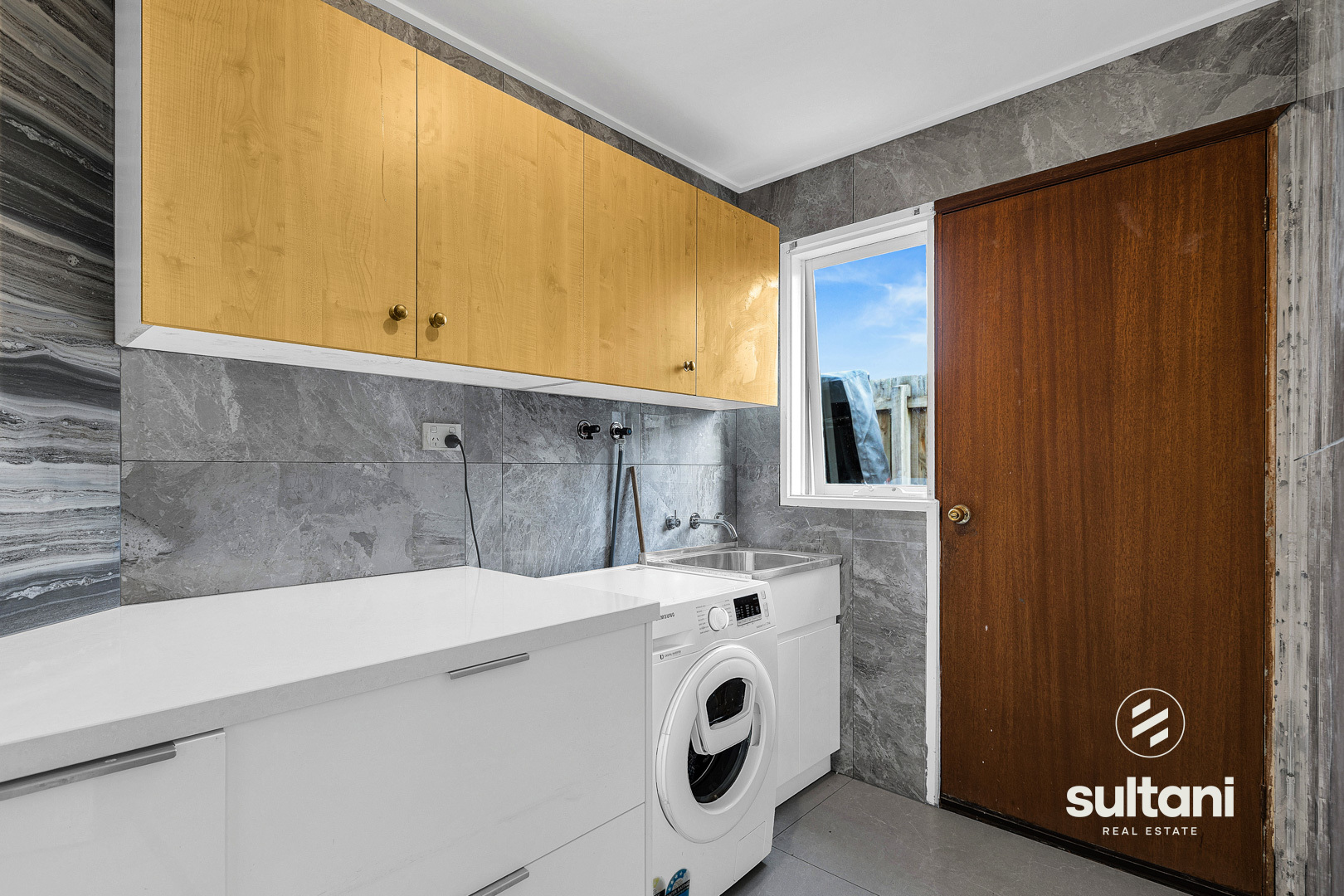 124 Courtenay Avenue, Cranbourne North, VIC 3977 - Image 8