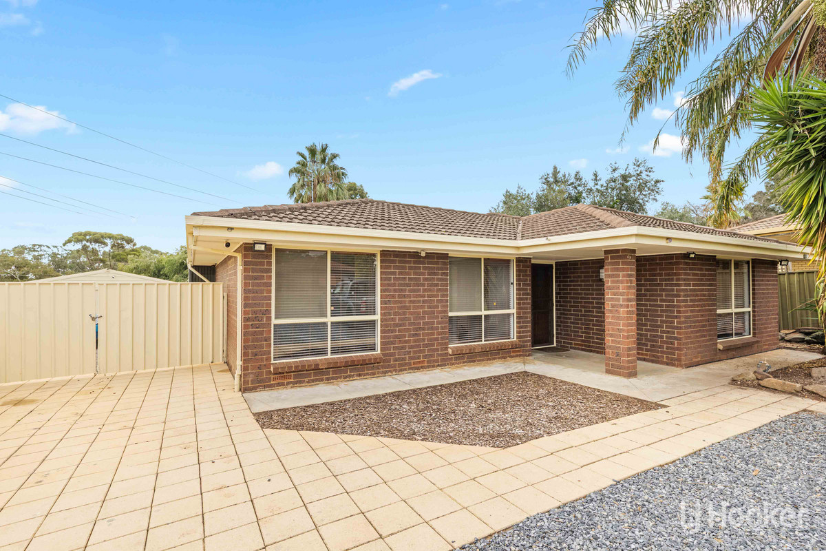 16 KARRAWIRRA CLOSE, Craigmore SA 5114 - Image 2
