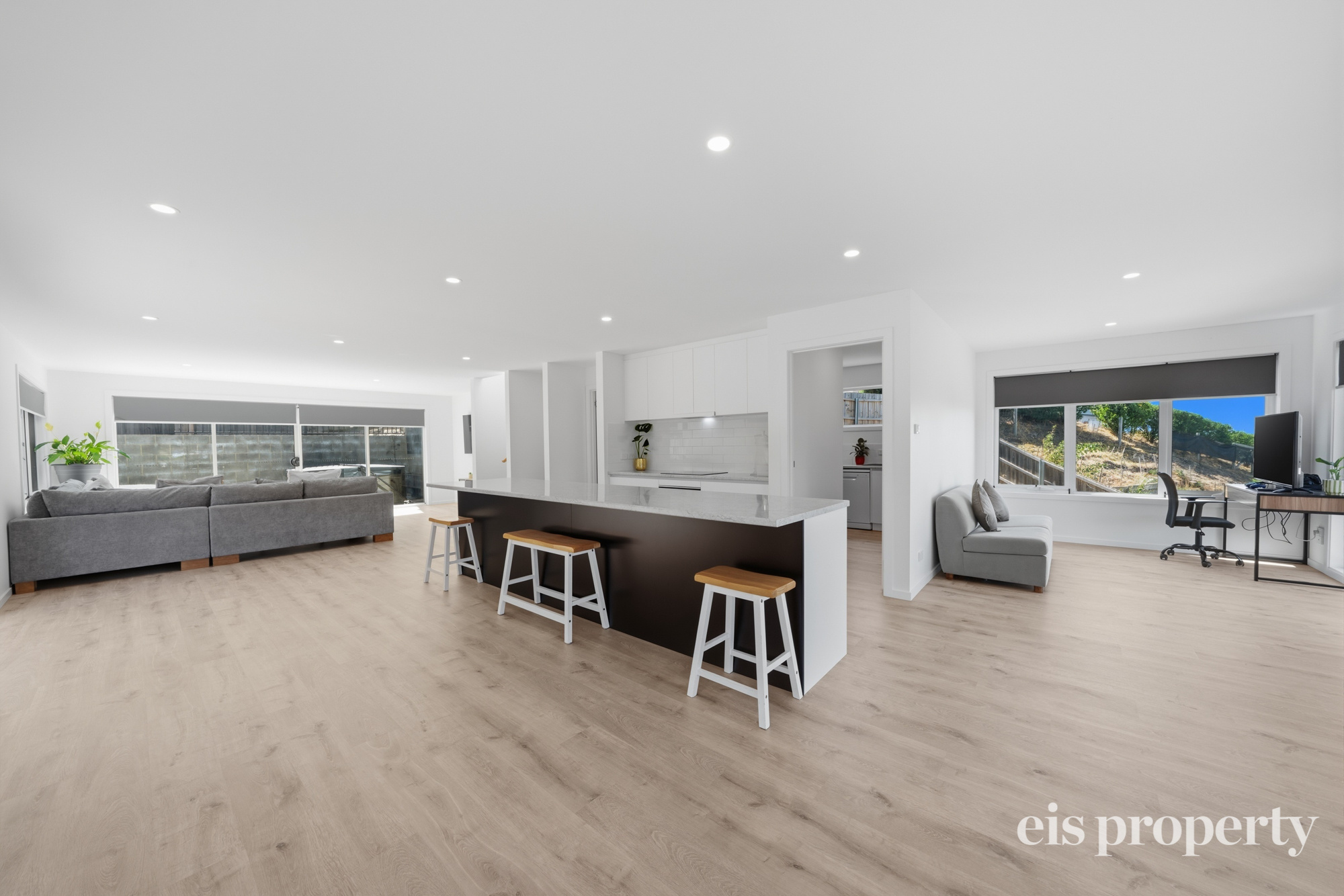 11 HUTCHINSON PLACE, West Hobart TAS 7000 - Image 2
