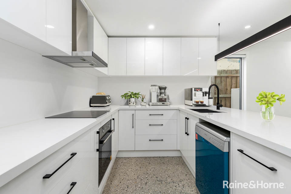33 Home Road, Newport, Vic, 3015 - Image 4
