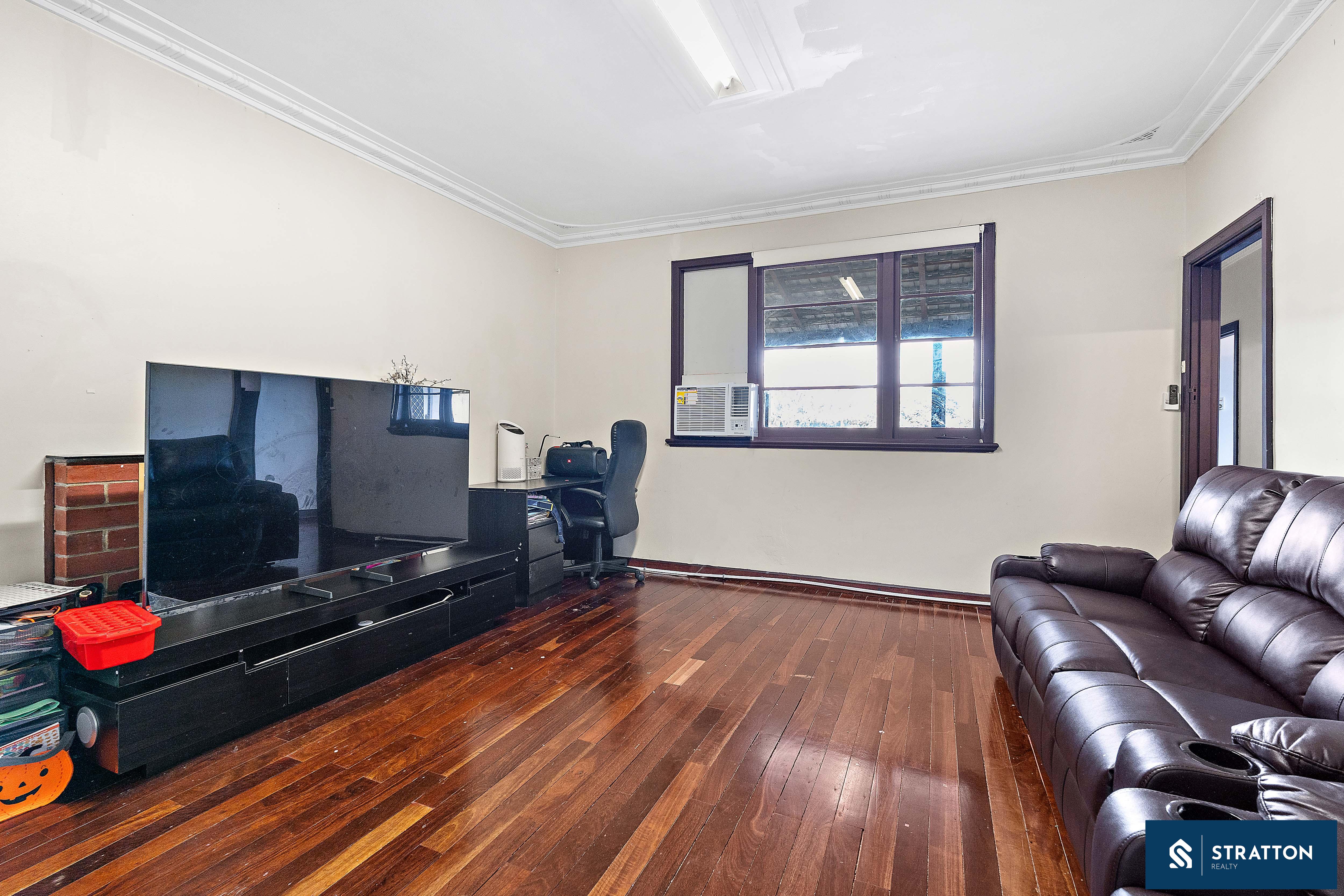 320 Wharf Street, Queens Park, WA 6107 - Image 4