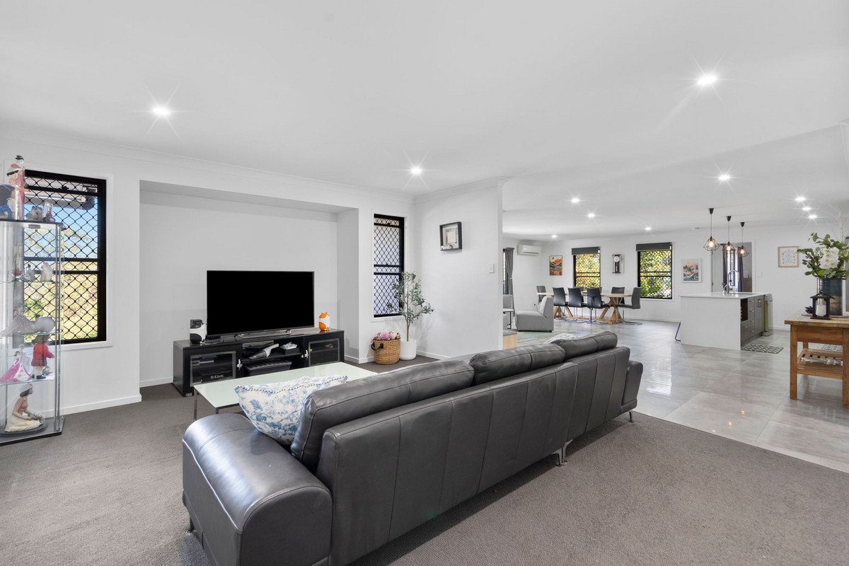 32 Trudy Cr, Cornubia, Qld, 4130 - Image 8