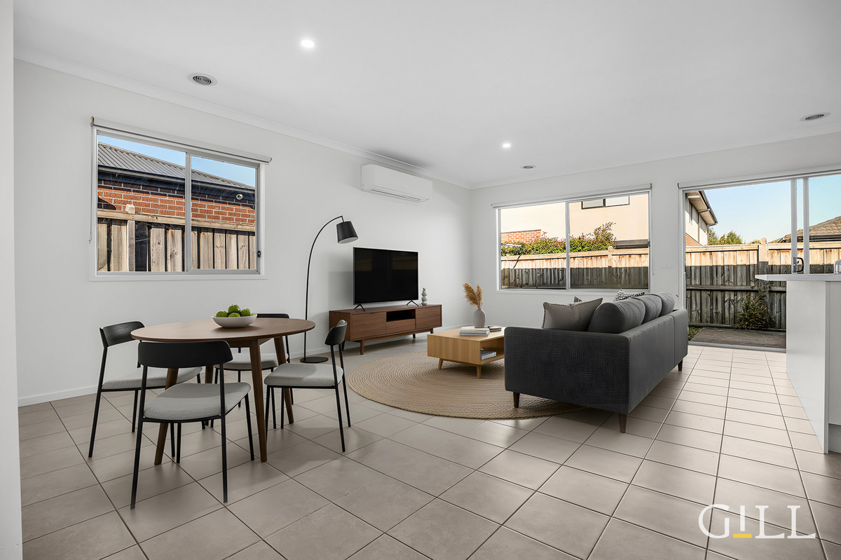 7 BARCELONA AVENUE, Clyde North VIC 3978 - Image 5
