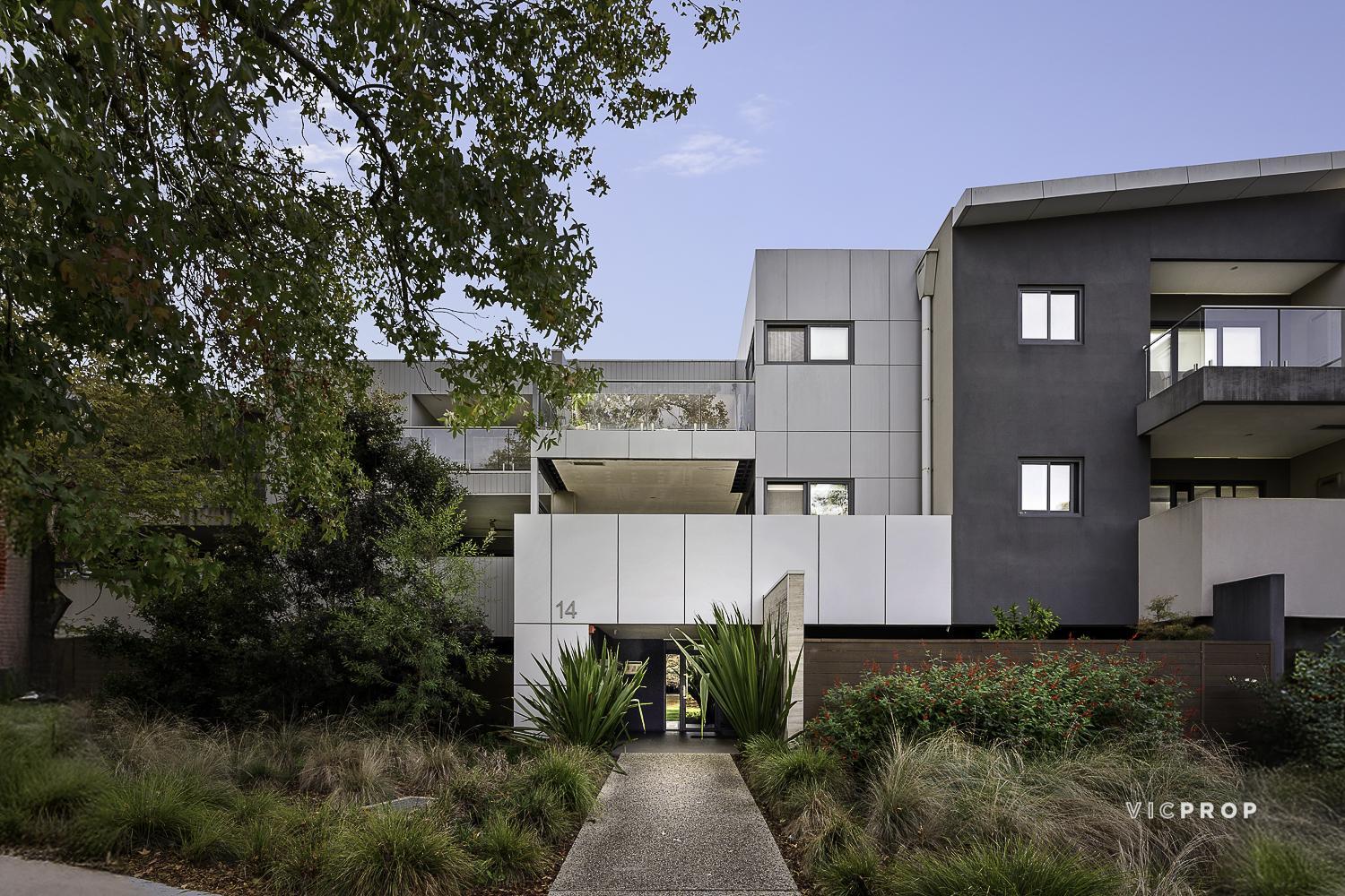 UNIT 216 14 REYNOLDS AVENUE, Ringwood VIC 3134 - Image 1