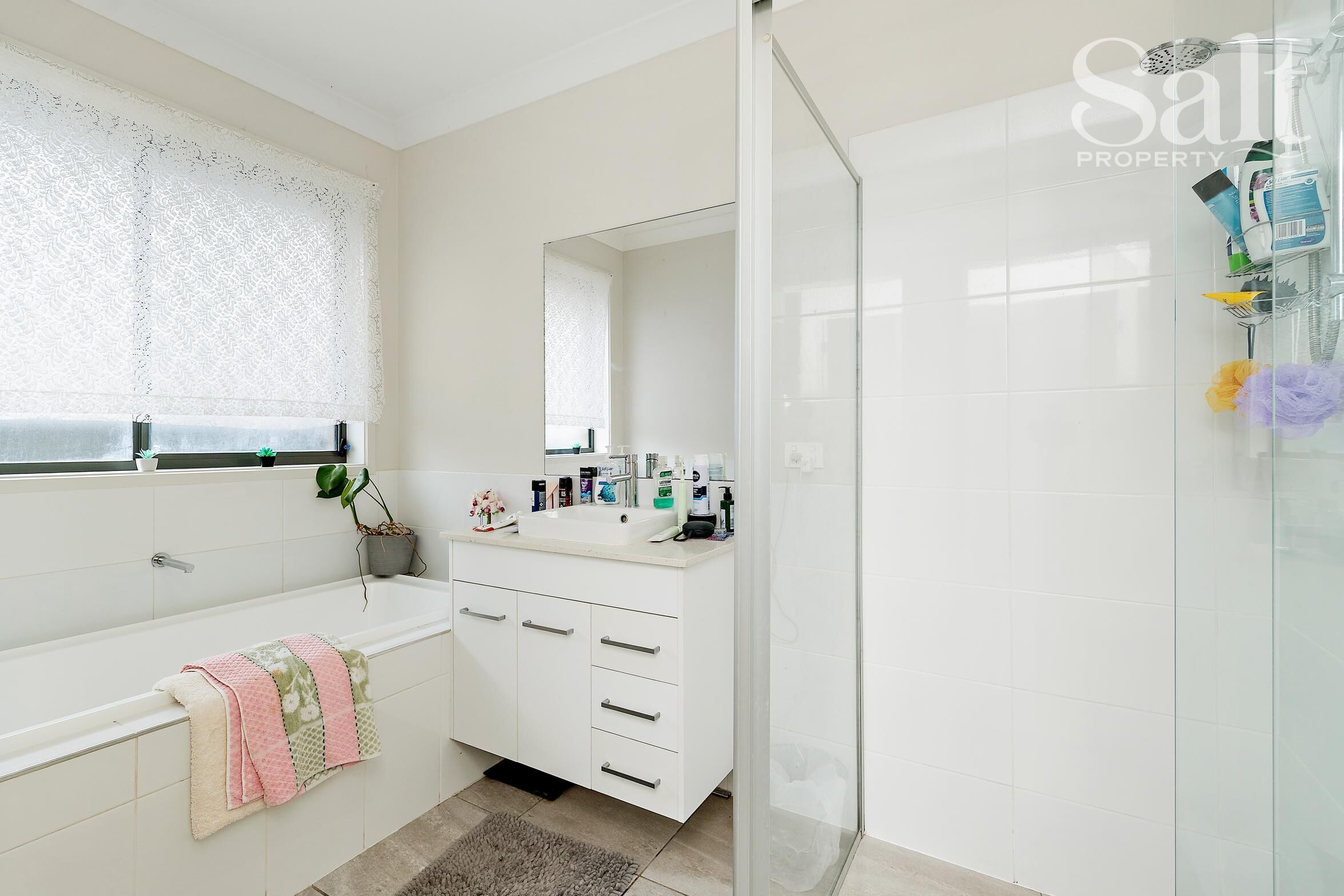 3-bedroom unit at 32 Gladioli Avenue, Hamlyn Terrace, NSW 2259, Central Coast (Nsw), New South Wales