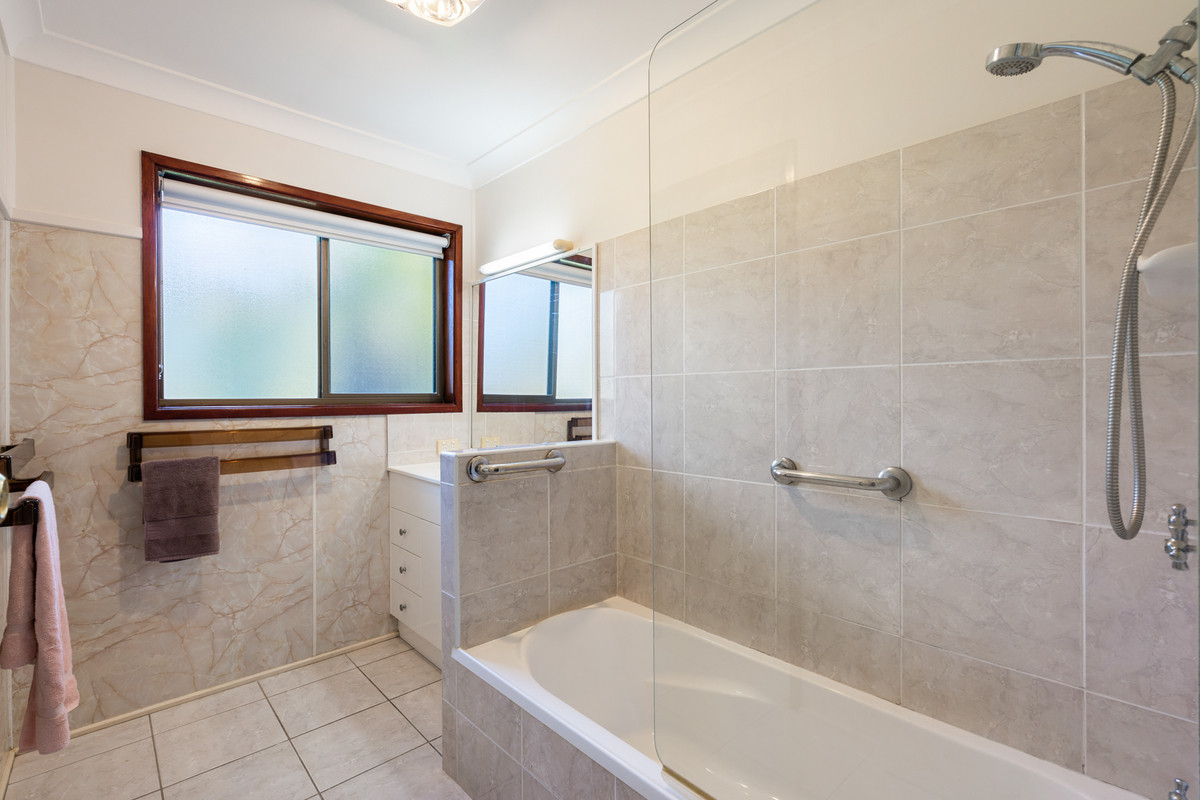 4-bedroom house at 21 Rangeview Road, Blue Mountain Heights, QLD 4350, , Queensland