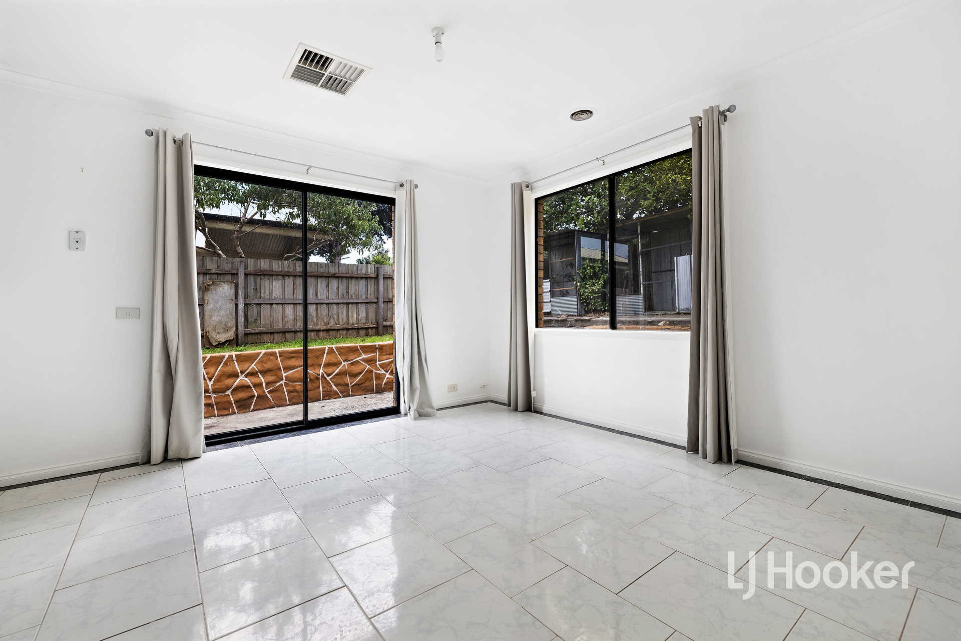 3-bedroom house at 28 MANATOKA CRESCENT, Hampton Park VIC 3976, Casey, Victoria