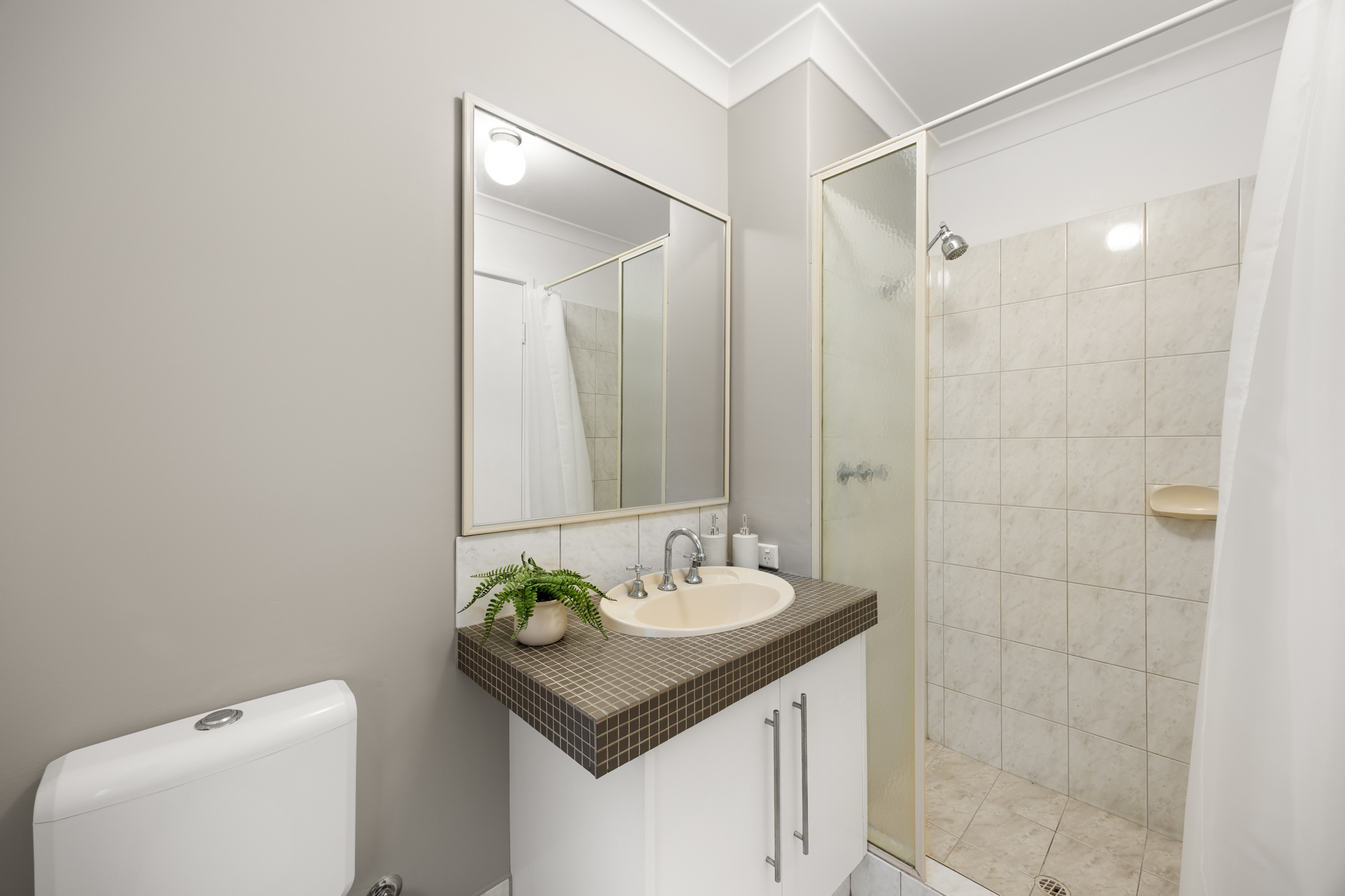 2 LANGHAM GARDENS, Wilson WA 6107 - Image 8