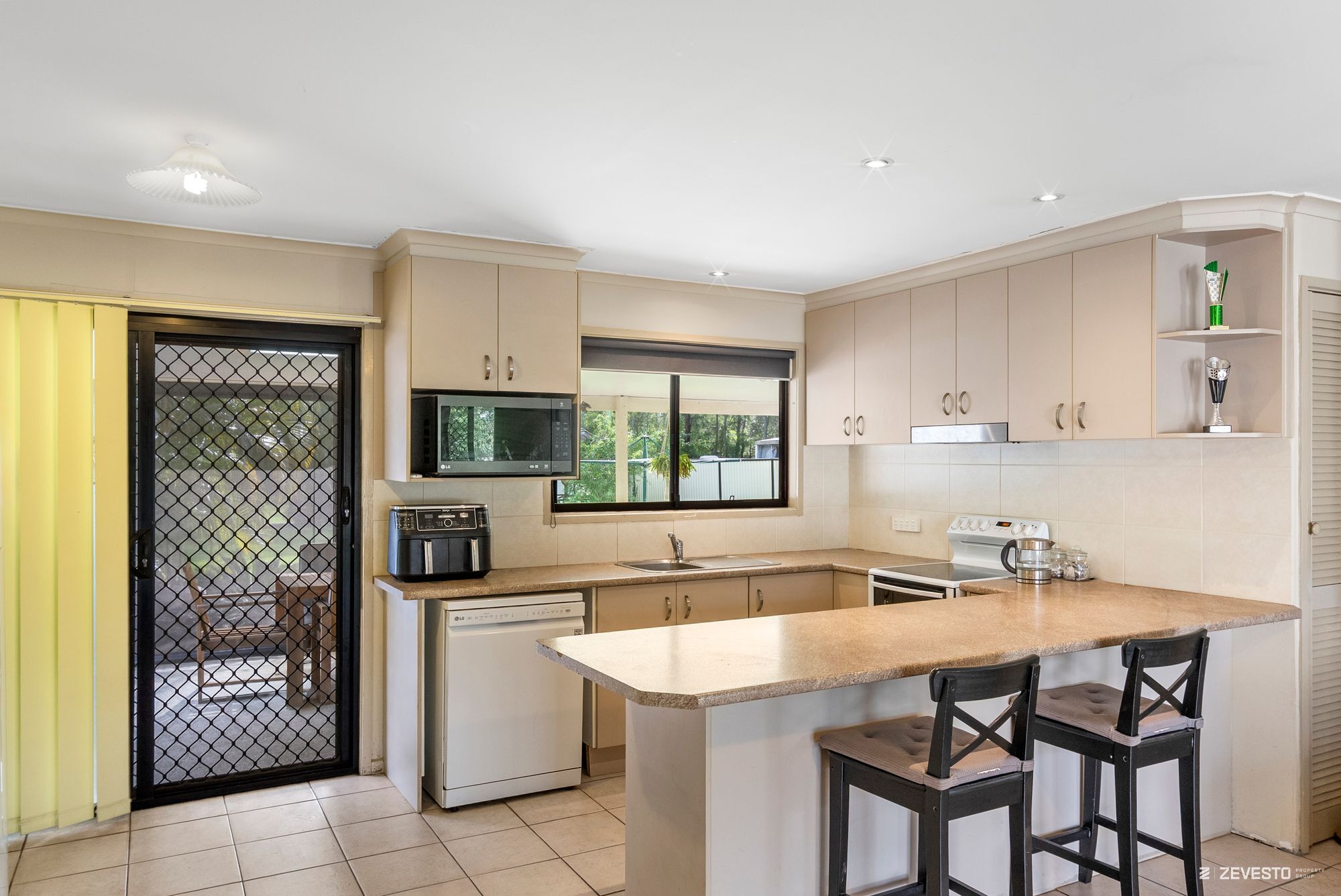34 SHARON DRIVE, Eagleby QLD 4207 - Image 6