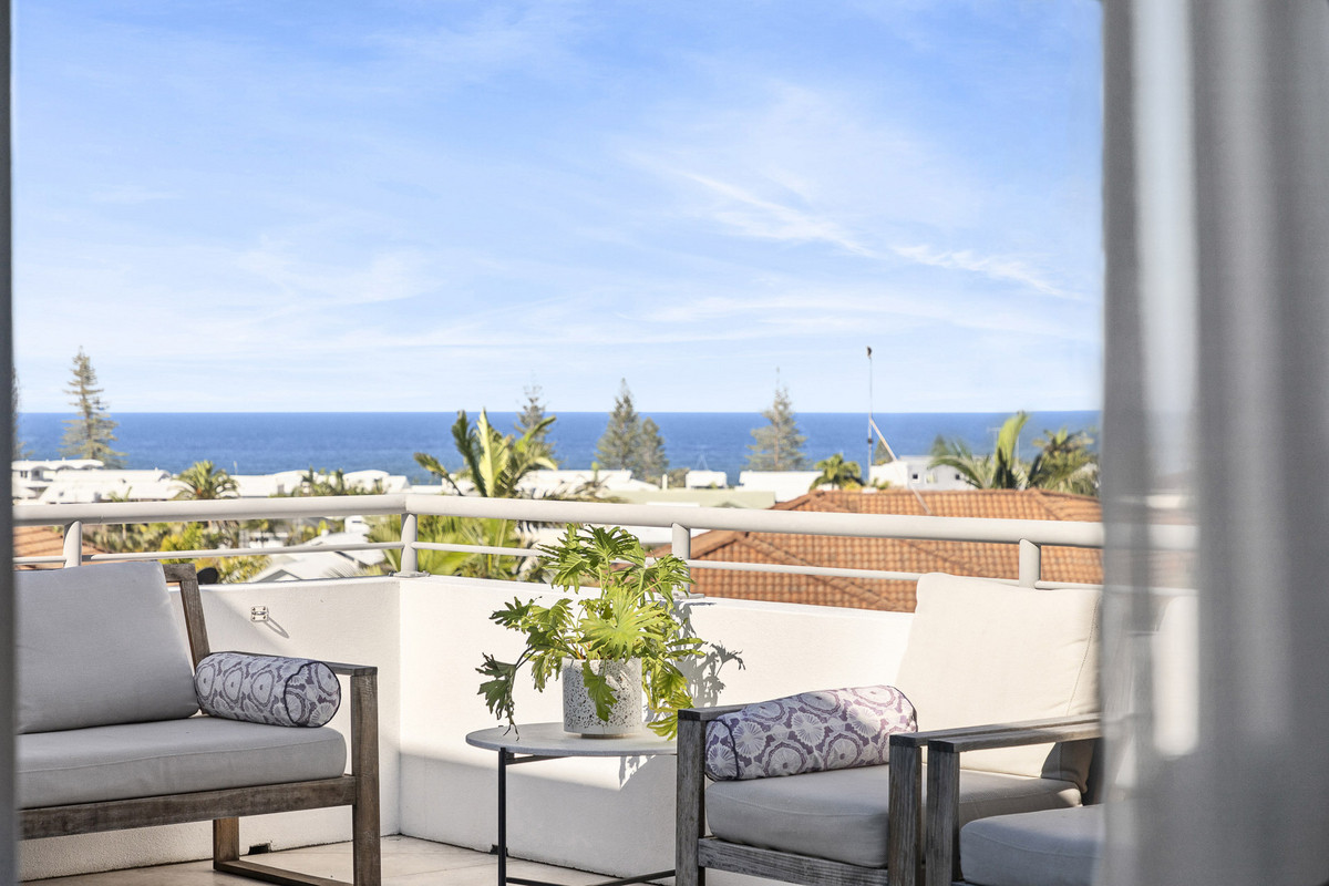 14 OCEAN CREST PLACE, Alexandra Headland QLD 4572 - Image 1