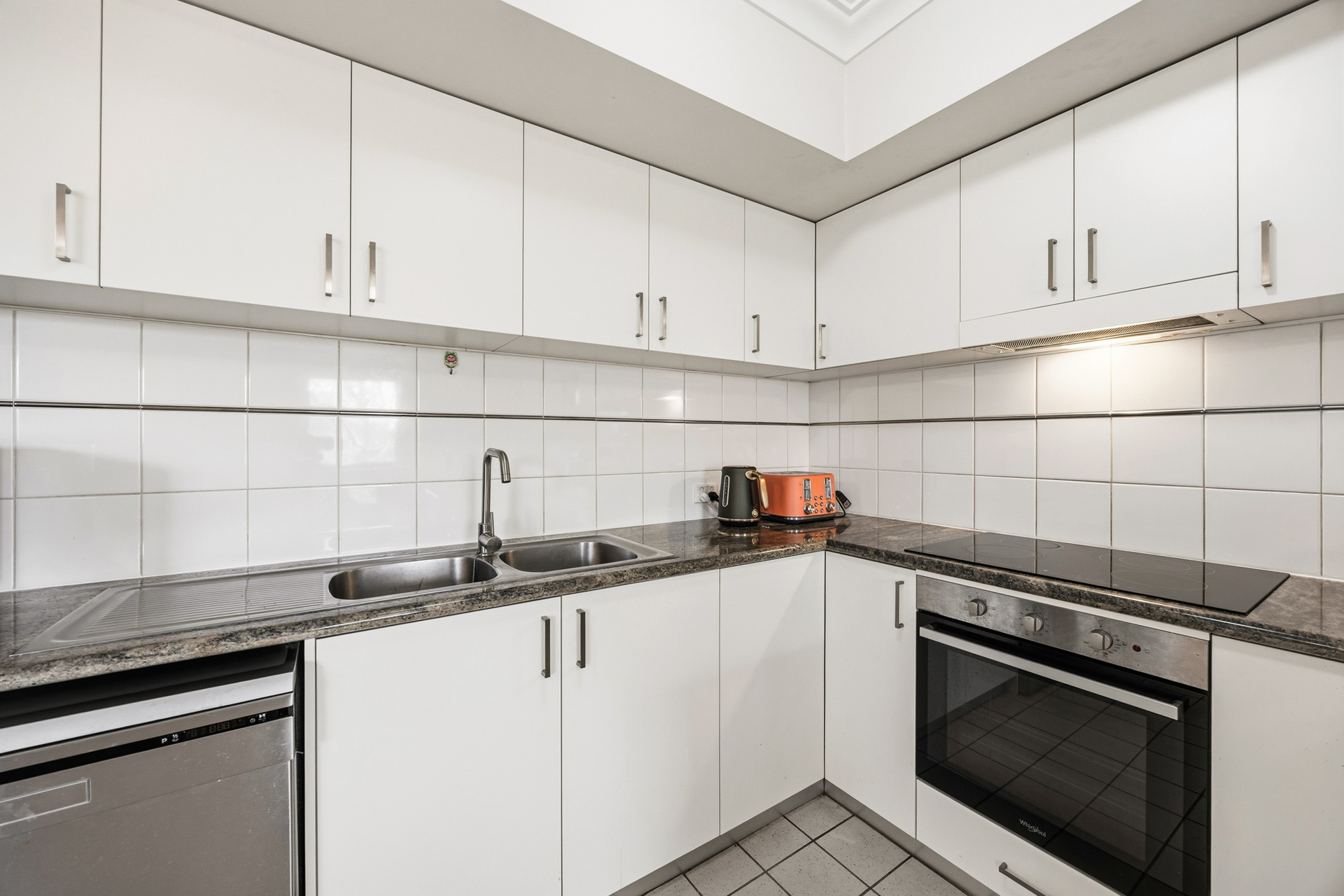 Hovea Apartments 16 110 Mounts Bay Road, Perth WA 6000 - Image 6