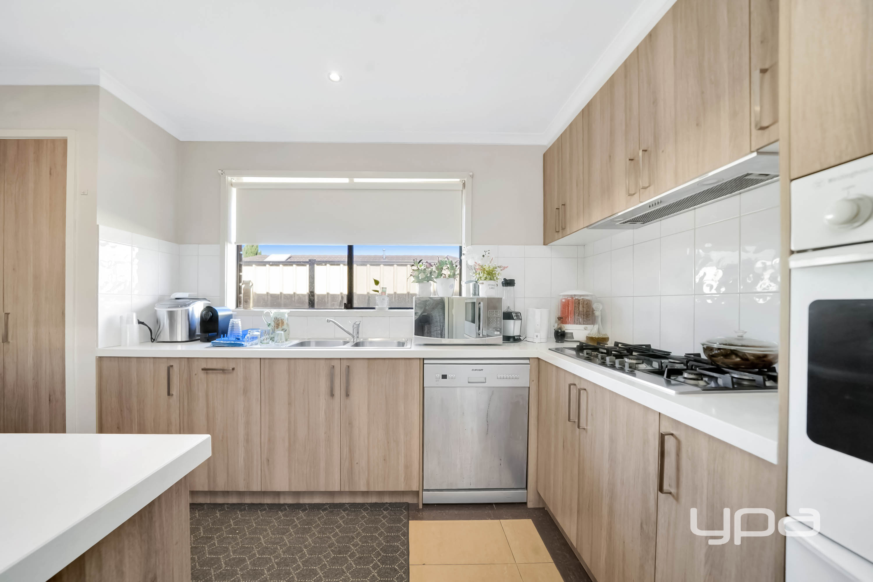 48 ABERCARN AVENUE, Craigieburn VIC 3064 - Image 8