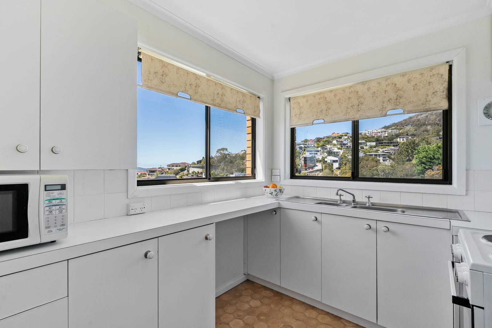 3-bedroom unit at 1/14 Edith Avenue, Sandy Bay, TAS 7005, Hobart, Tasmania