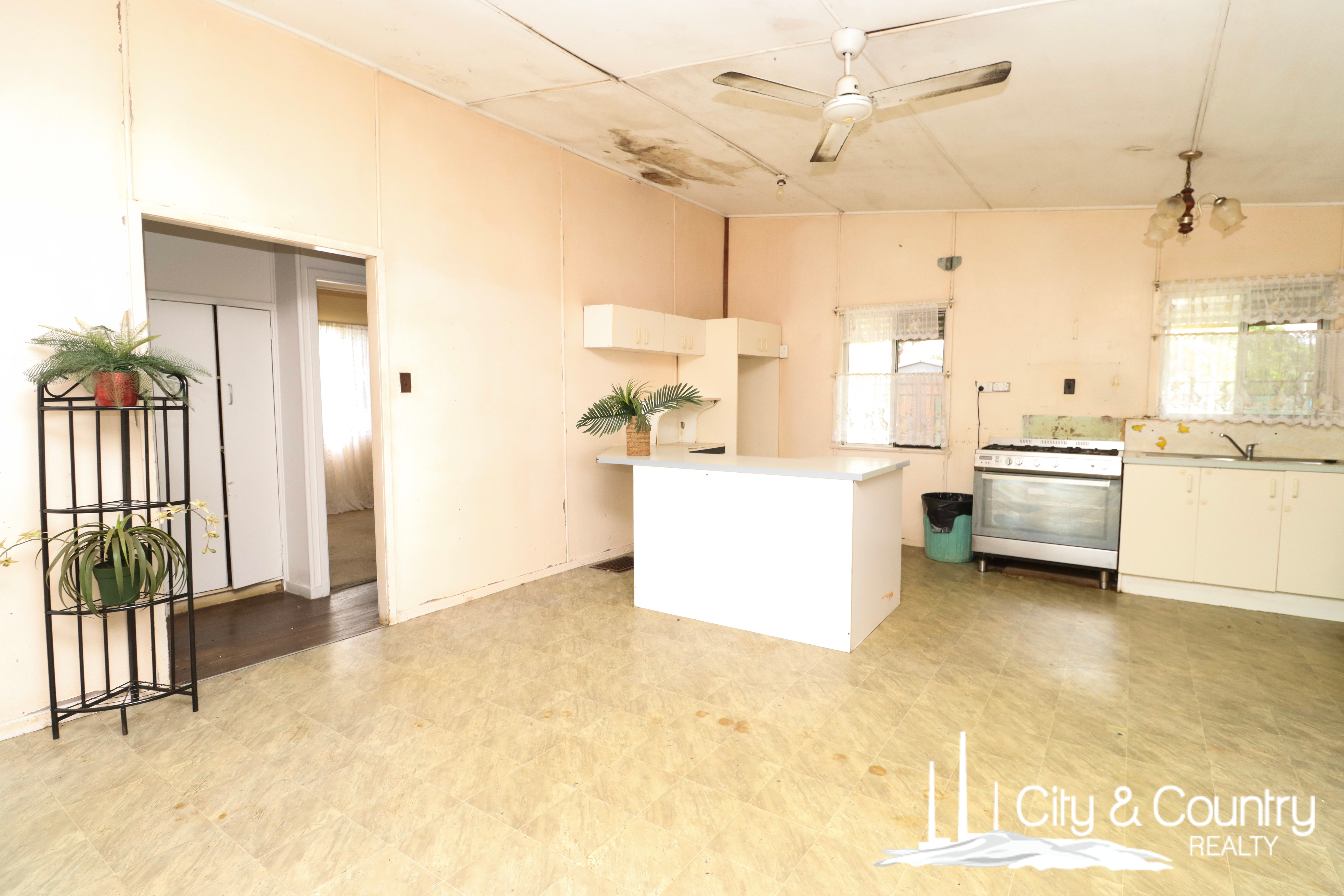 67 Second Avenue, Happy Valley, QLD 4825 - Image 3