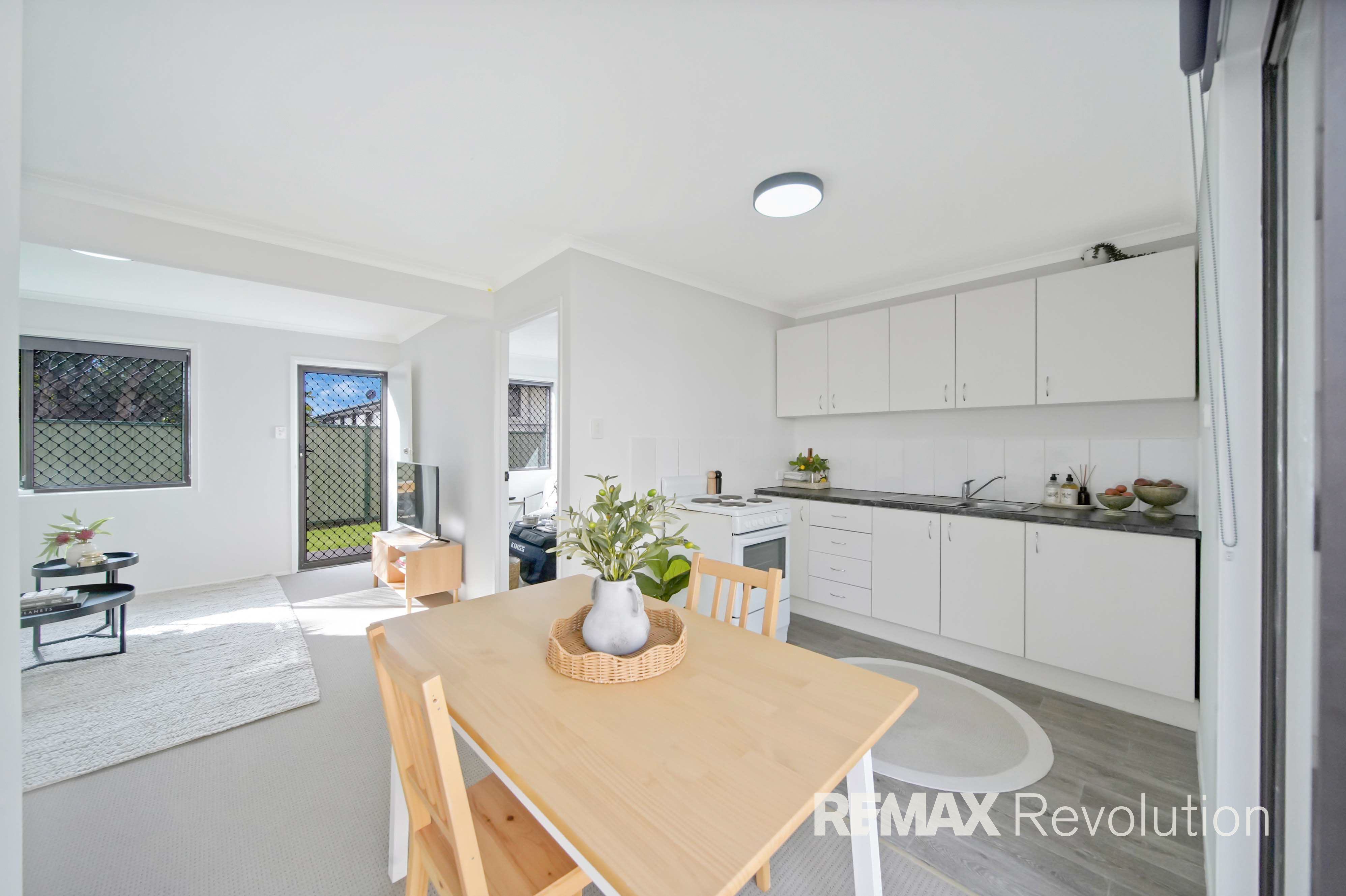 8/28 Defiance Road, Logan Central, QLD 4114 - Image 5