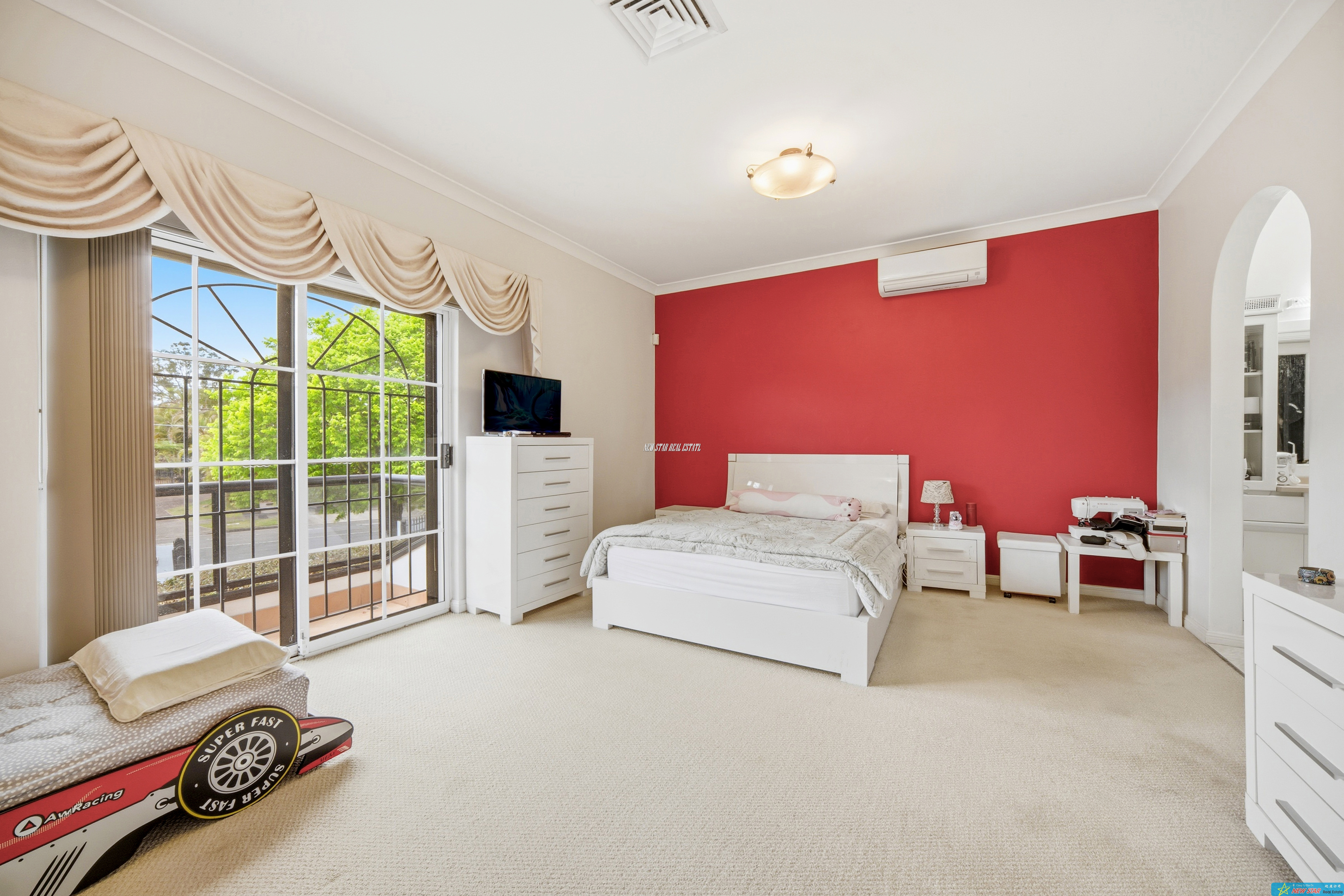 5-bedroom house at 191 EPSOM ROAD, Chipping Norton NSW 2170, , New South Wales