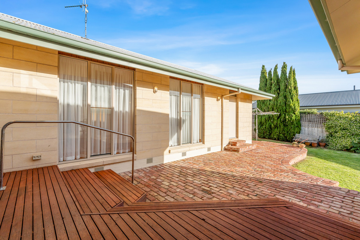 3-bedroom house at 1/7 Regent, Port Fairy, Vic, 3284, Moyne, Victoria