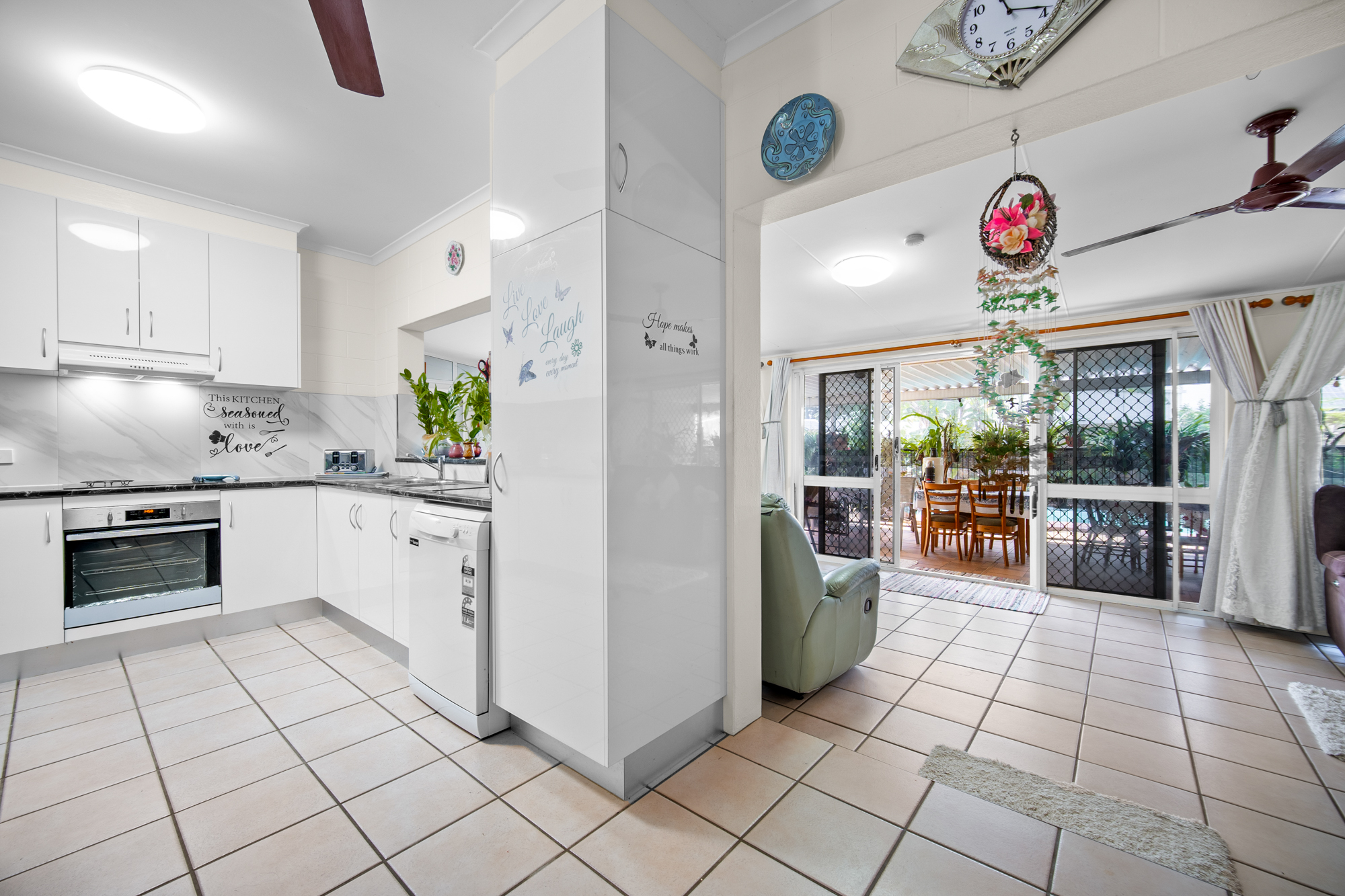 10 BATHURST DRIVE, Bentley Park QLD 4869 - Image 4