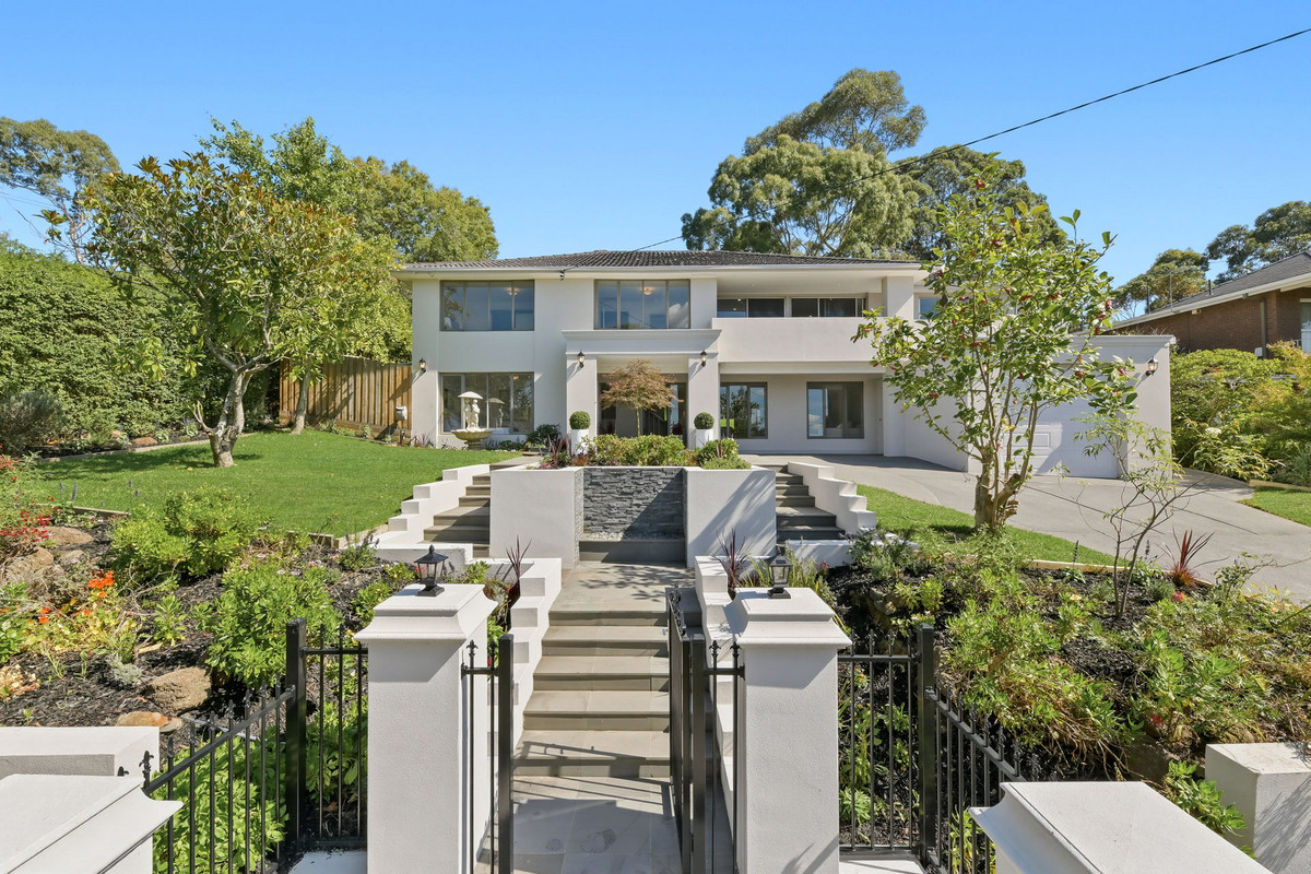 11 WINTERTON DRIVE, Wheelers Hill VIC 3150 - Image 3