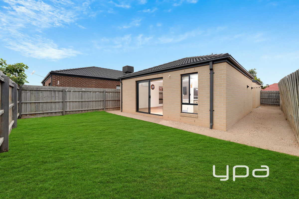 3-bedroom house at 10 Komodo Drive, Tarneit, VIC 3029, Wyndham, Victoria