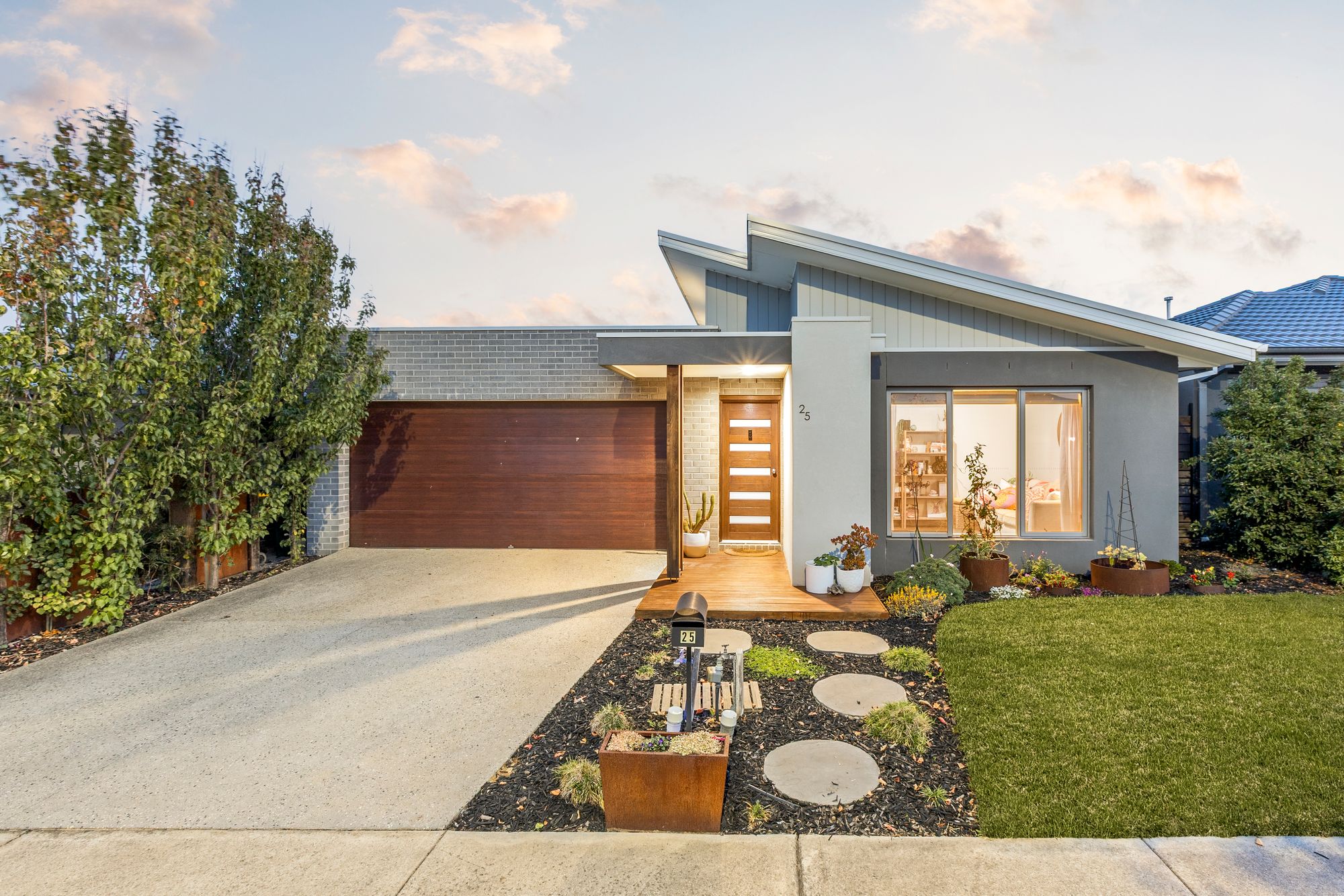 25 Snedden Street, Armstrong Creek, VIC 3217 - Image 1