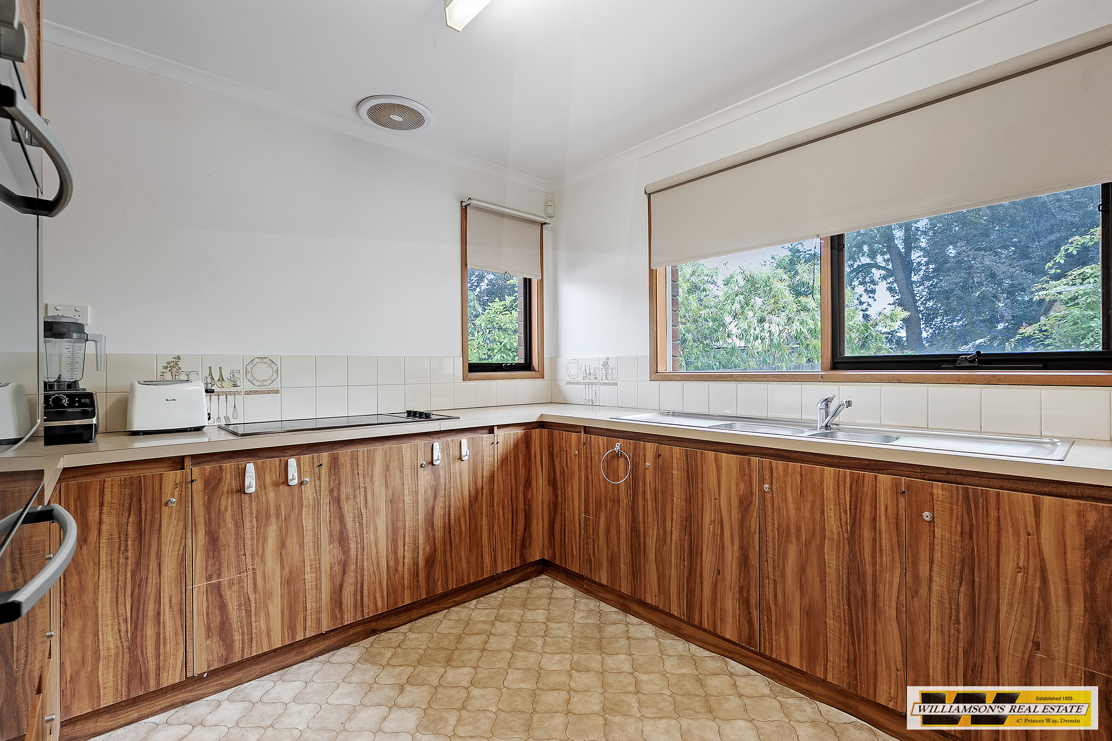 2/11 Bowen Street, Warragul, VIC 3820 - Image 4