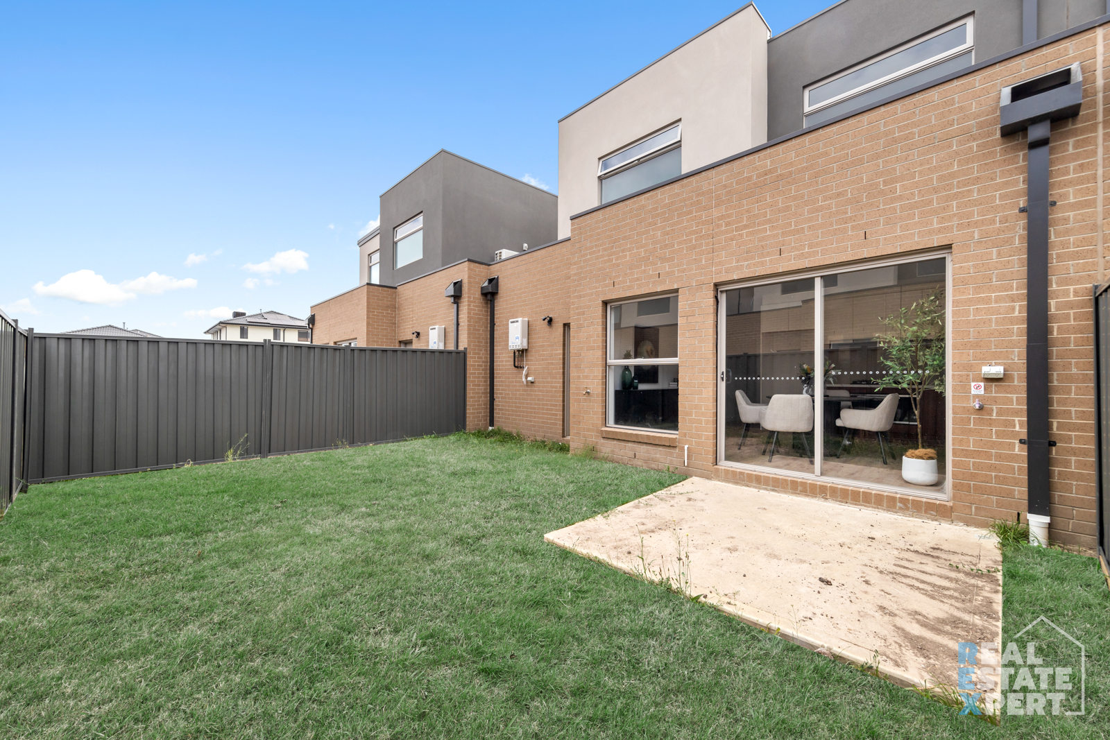 3-bedroom unit at 8 Tiger Way, Officer, VIC 3809, Cardinia, Victoria