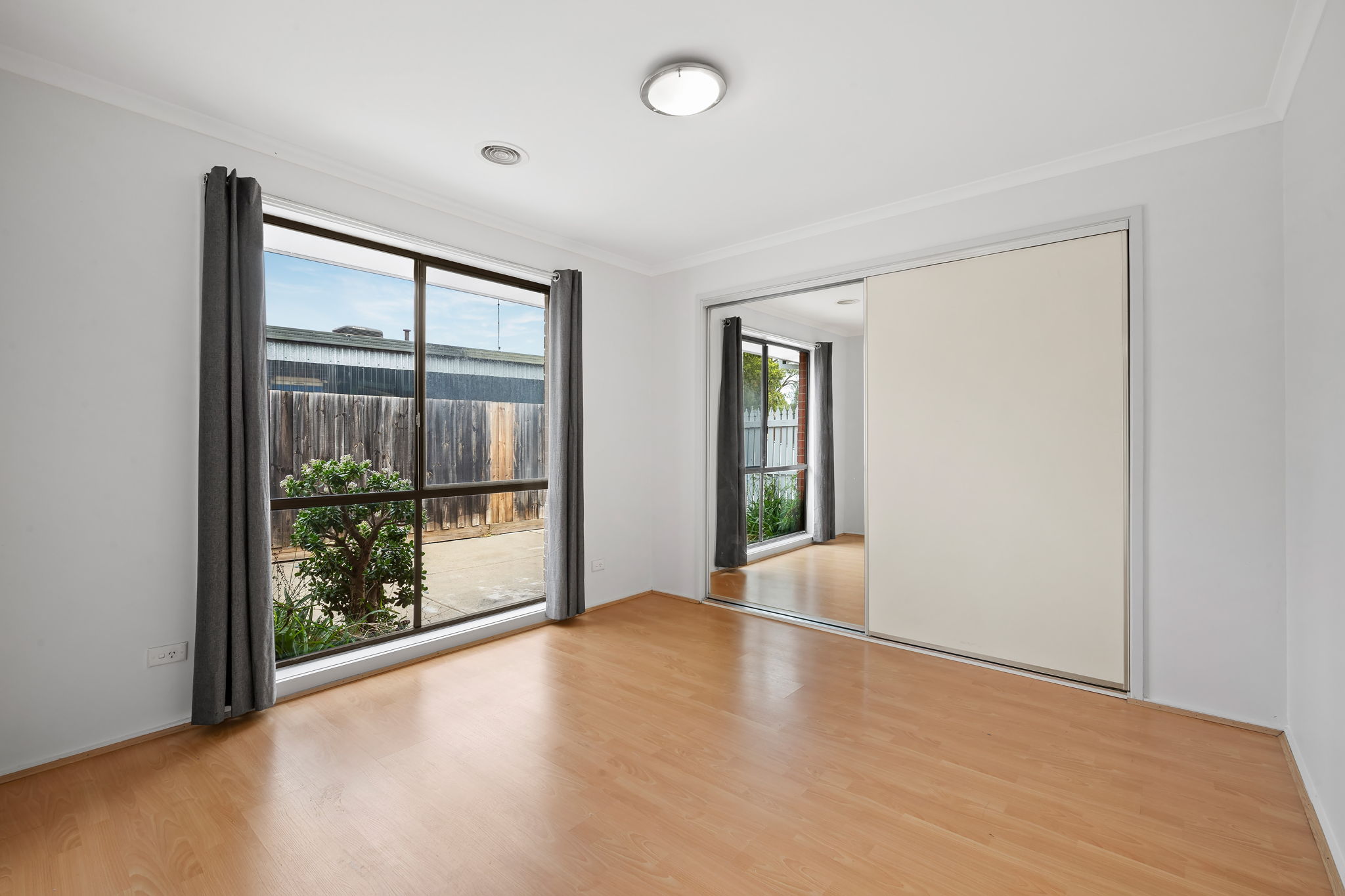 5 Bellevue Court, Mill Park, VIC 3082 - Image 9