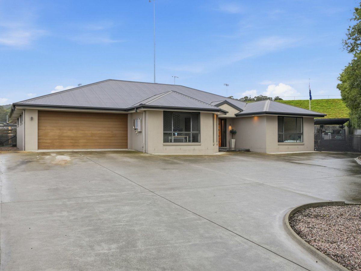 24 Corlacus Drive, Kingston, TAS 7050 - Image 2