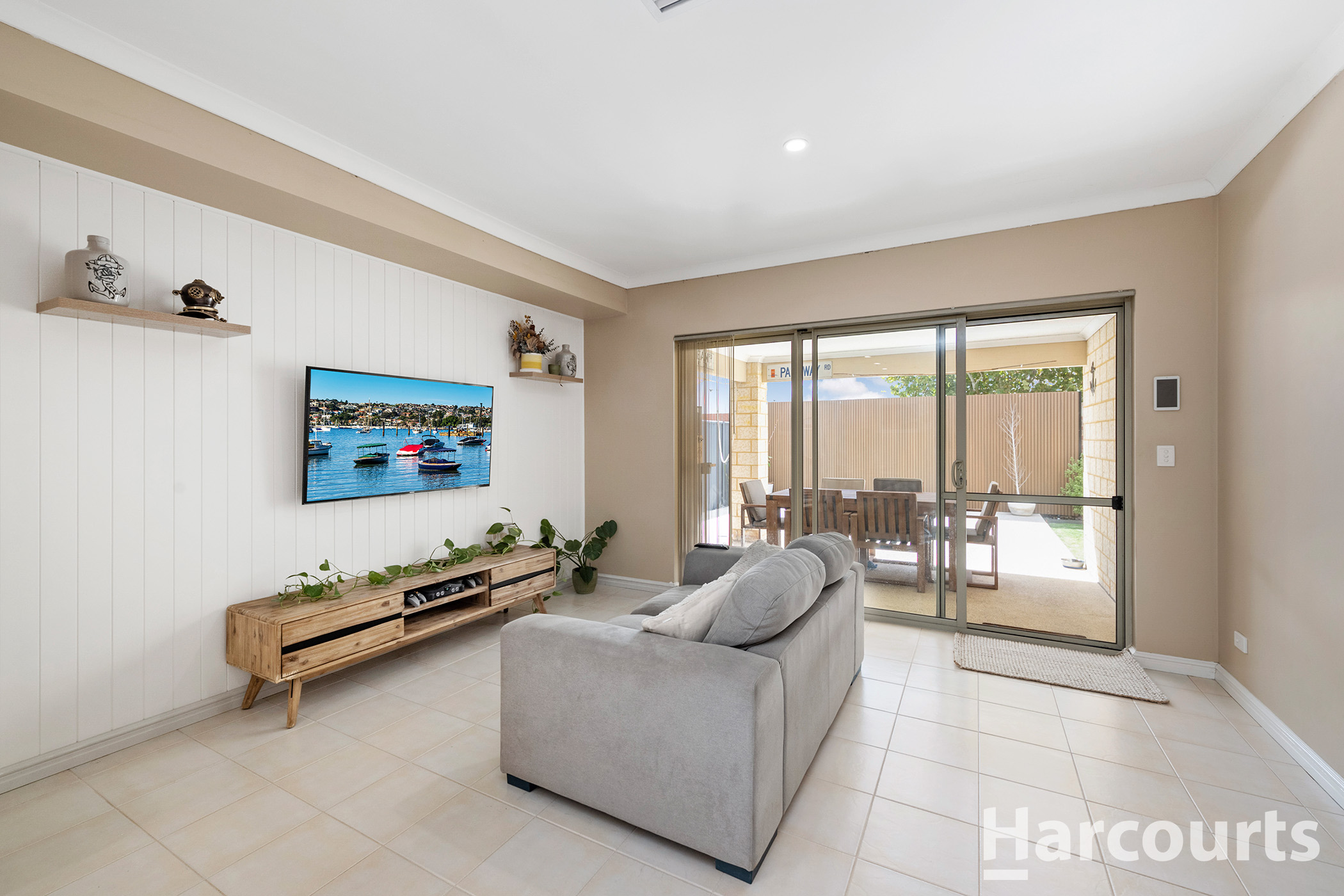 27 Finsbury Drive, Thornlie, WA 6108 - Image 10