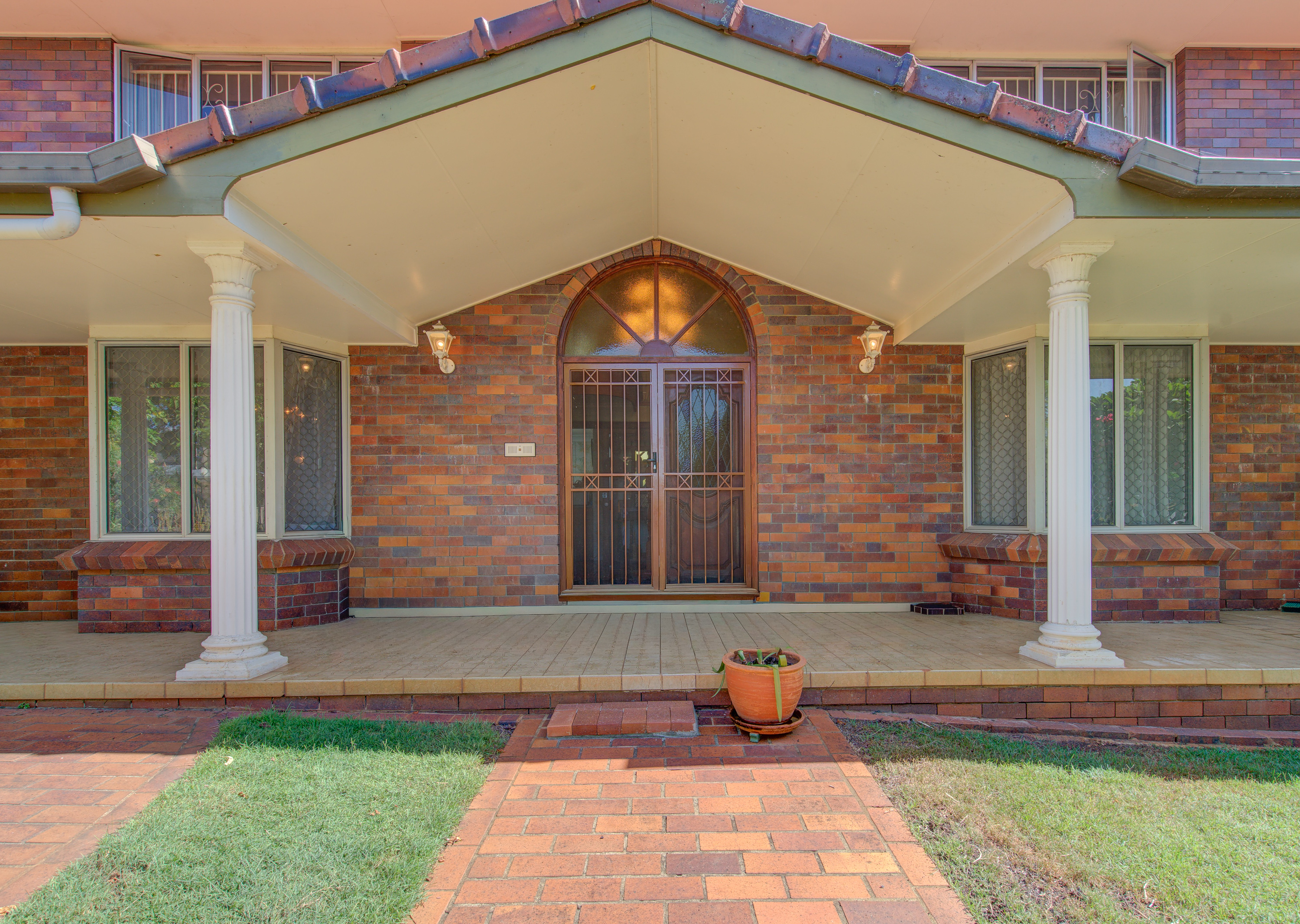 23 Faringdon Street, Robertson, QLD 4109 - Image 1