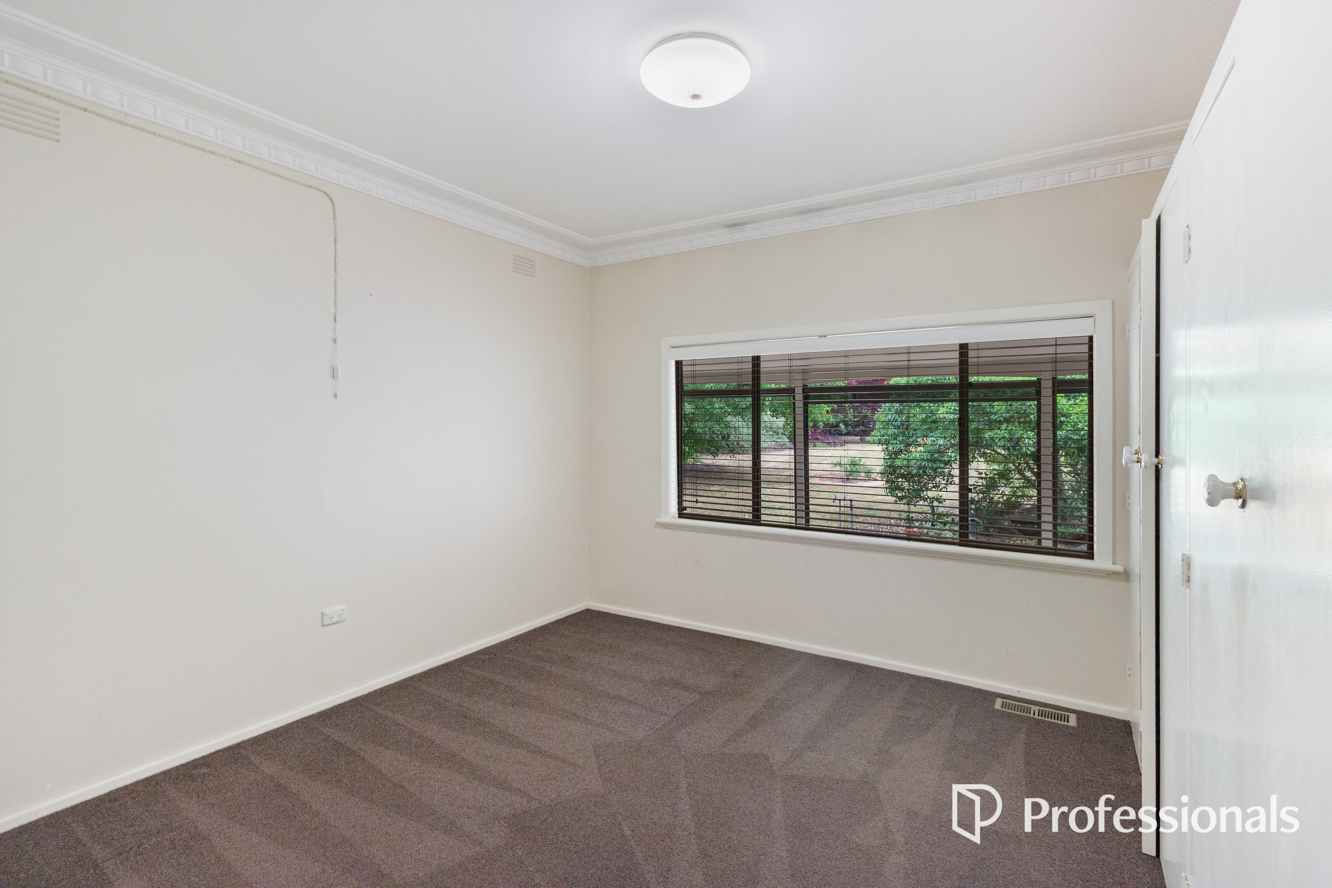 6-bedroom house at 543 Kooringal Road, Lake Albert, NSW 2650, Wagga Wagga, New South Wales