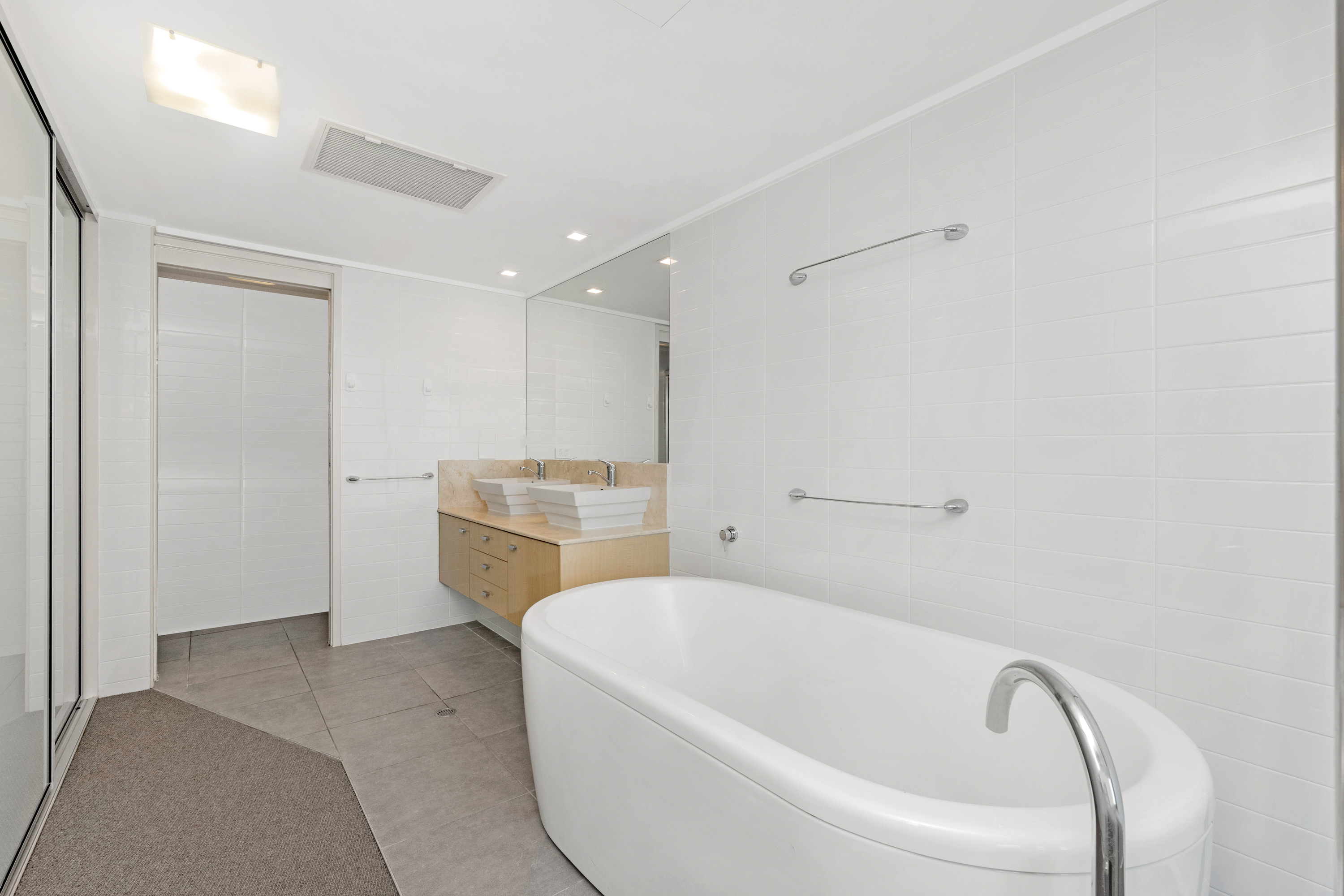 107/72-74 The Strand, North Ward, Qld, 4810 - Image 10