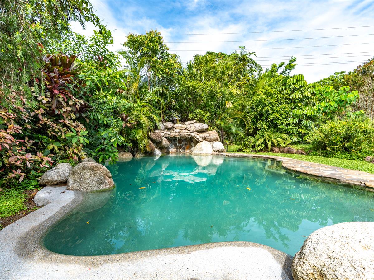 1-bedroom unit at GERALDTON GARDENS 19 1-3 BERGIN ROAD, INNISFAIL ESTATE QLD 4860, Cassowary Coast, Queensland