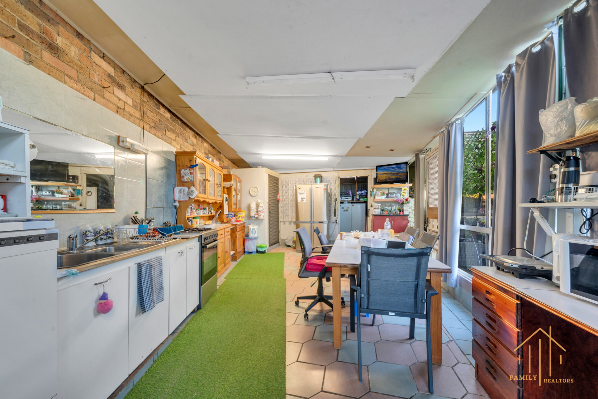 13 NEVILLE COURT, Springvale VIC 3171 - Image 10