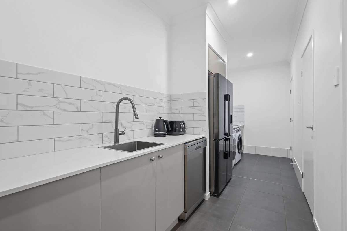 6-bedroom house at 7 Sherrard Street, Burpengary East, QLD 4505, Moreton Bay, Queensland