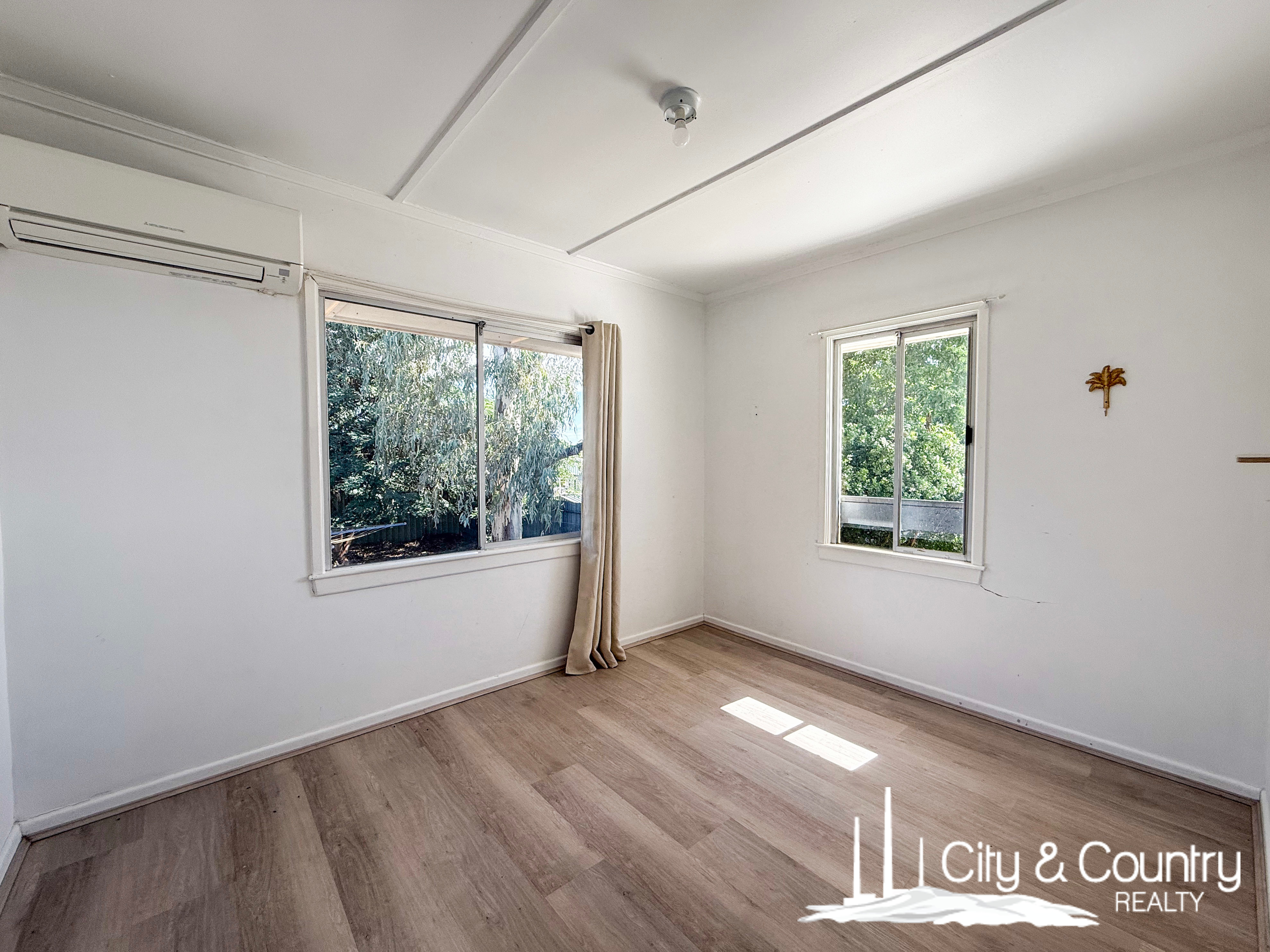 4 Emerald Street, Happy Valley, QLD 4825 - Image 7