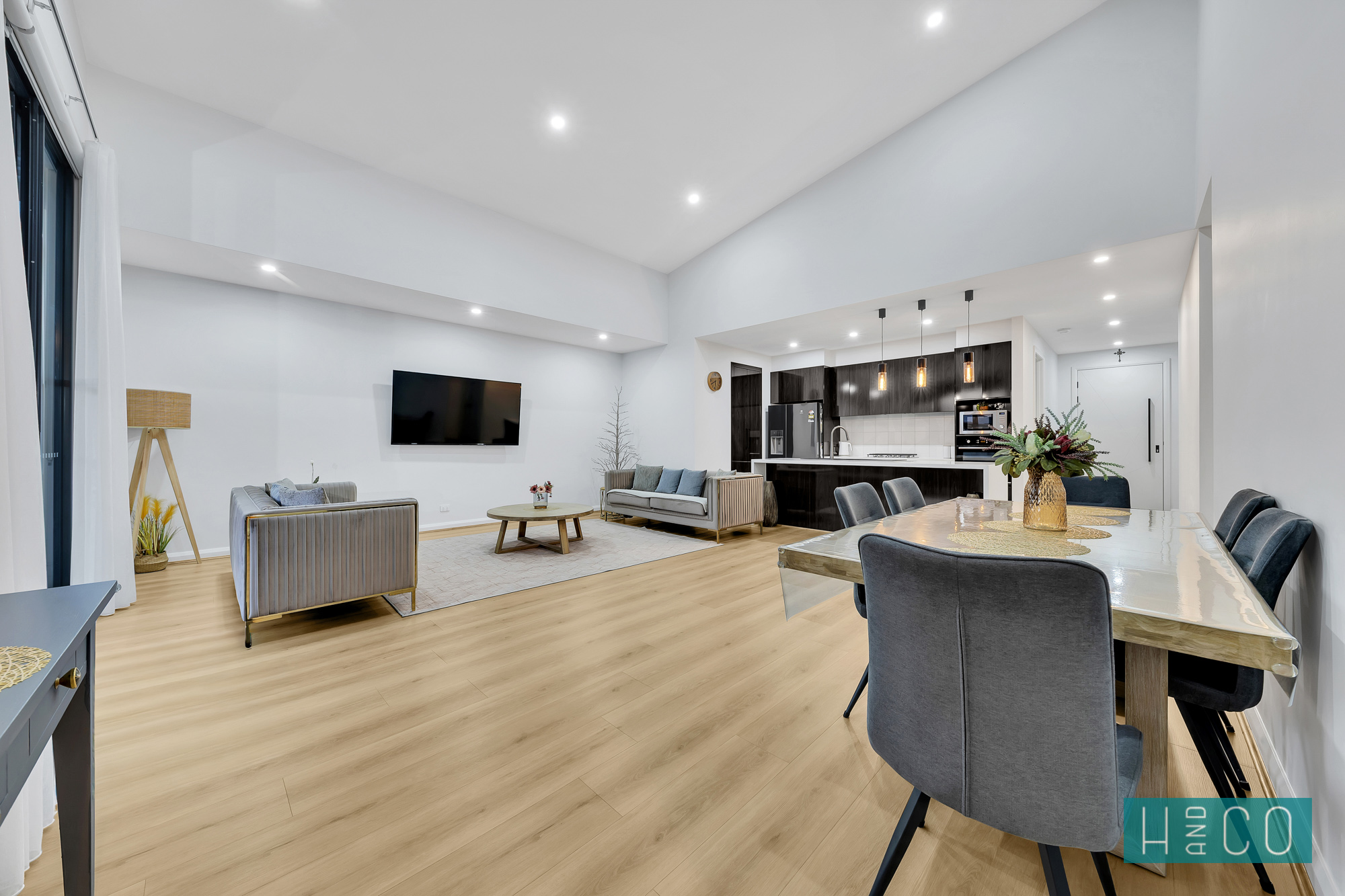 28 RIALTO CIRCUIT, Craigieburn VIC 3064 - Image 2