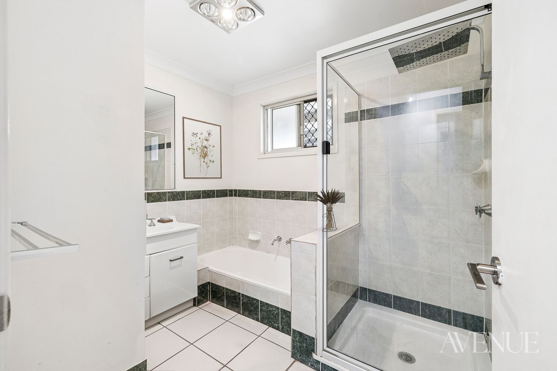 19 Dornock Drive, Boronia Heights, QLD 4124 - Image 8