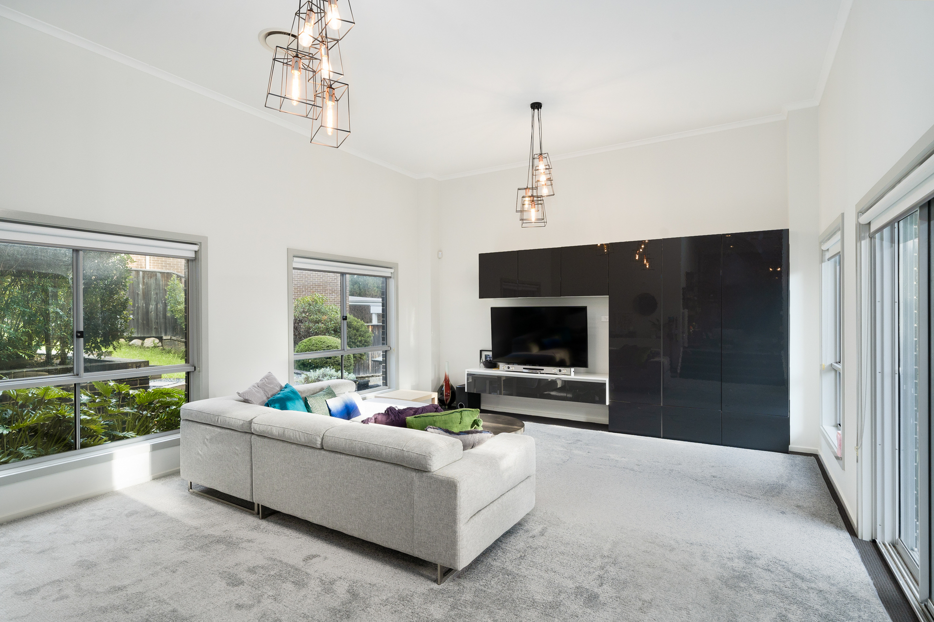 8 Rogans Rise, Castle Hill, Nsw, 2154 - Image 2