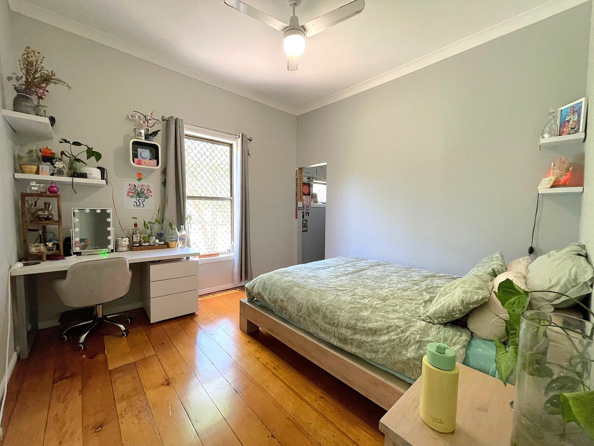 6-bedroom house at 35 ELLA STREET, Blackstone QLD 4304, Ipswich, Queensland