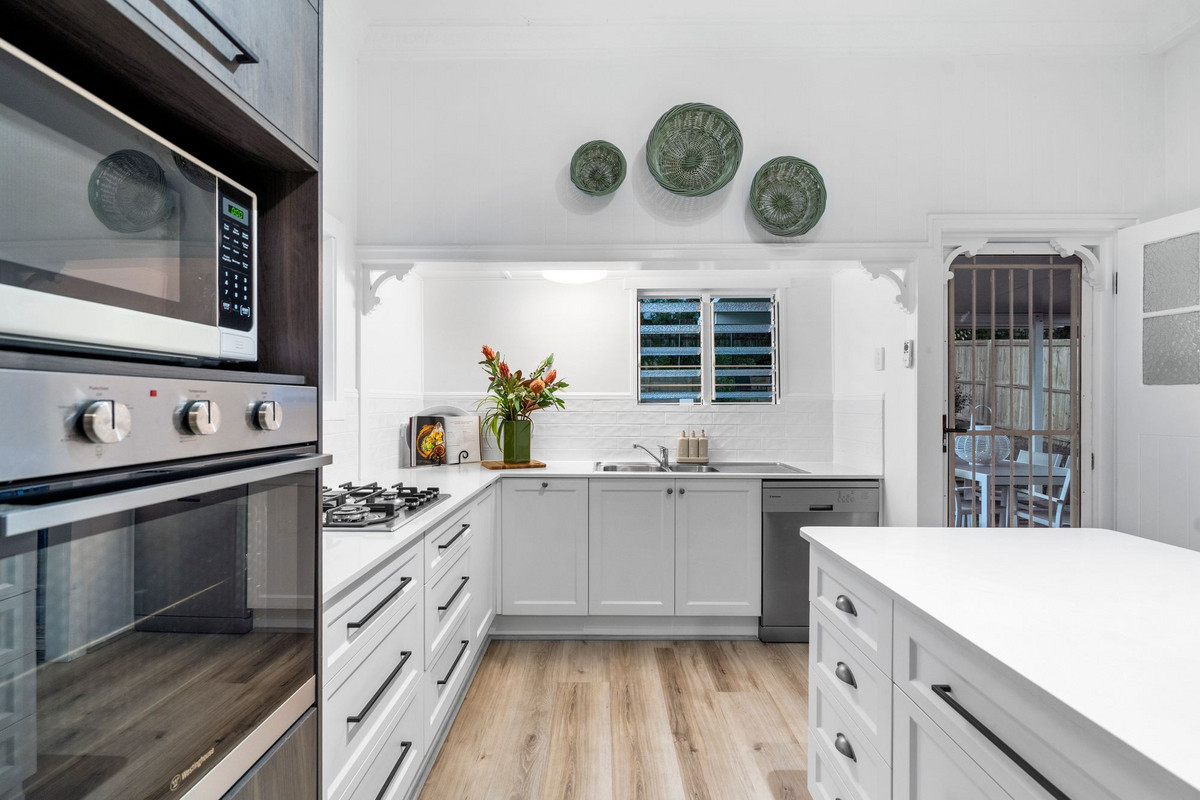 404 ENOGGERA ROAD, Alderley QLD 4051 - Image 3