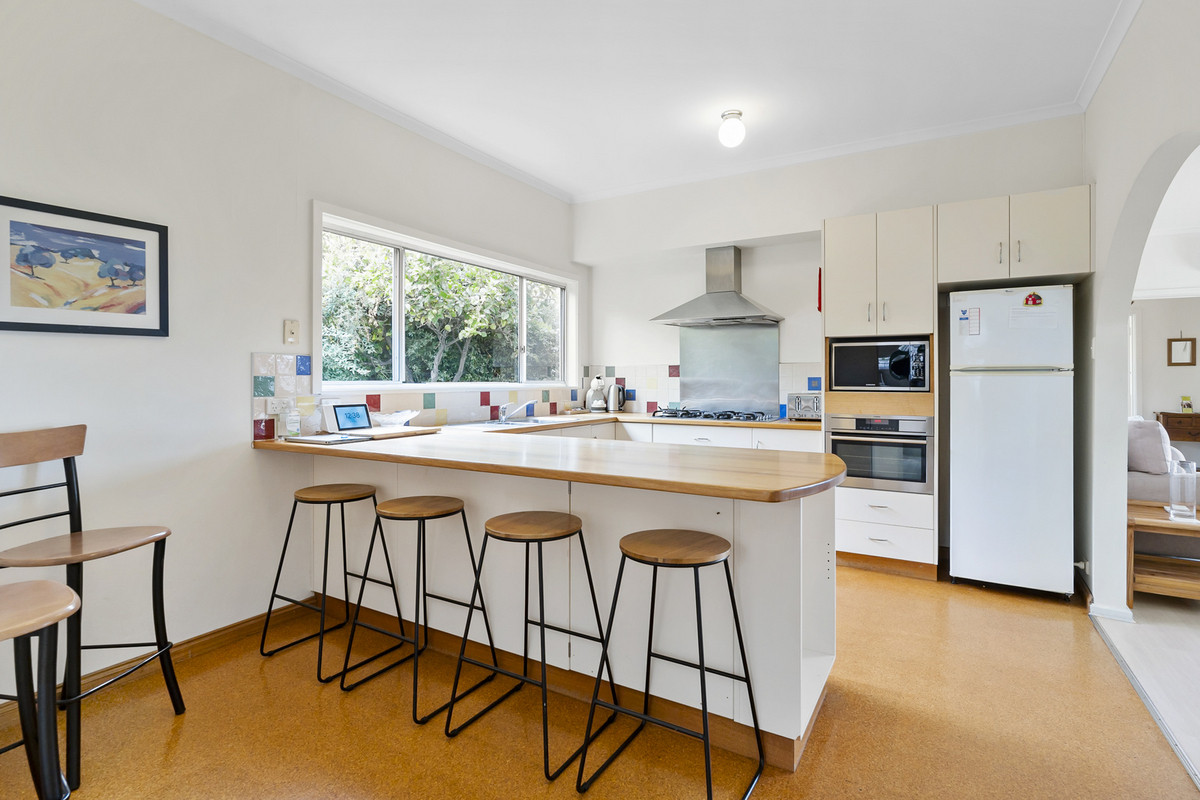 245 Roslyn Avenue, Blackmans Bay, TAS 7052 - Image 9
