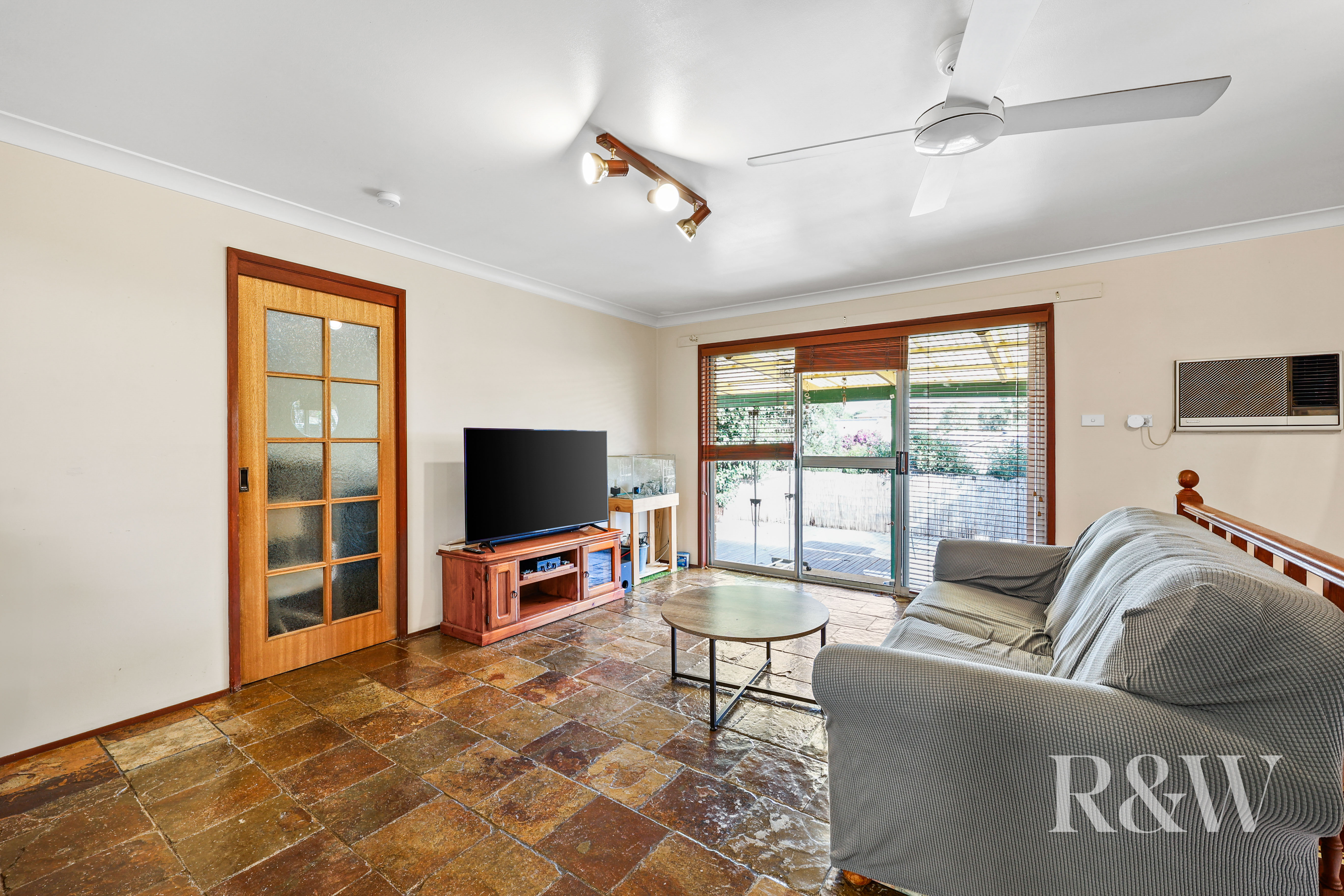 48 ATHEL TREE CRESCENT, Bradbury NSW 2560 - Image 8